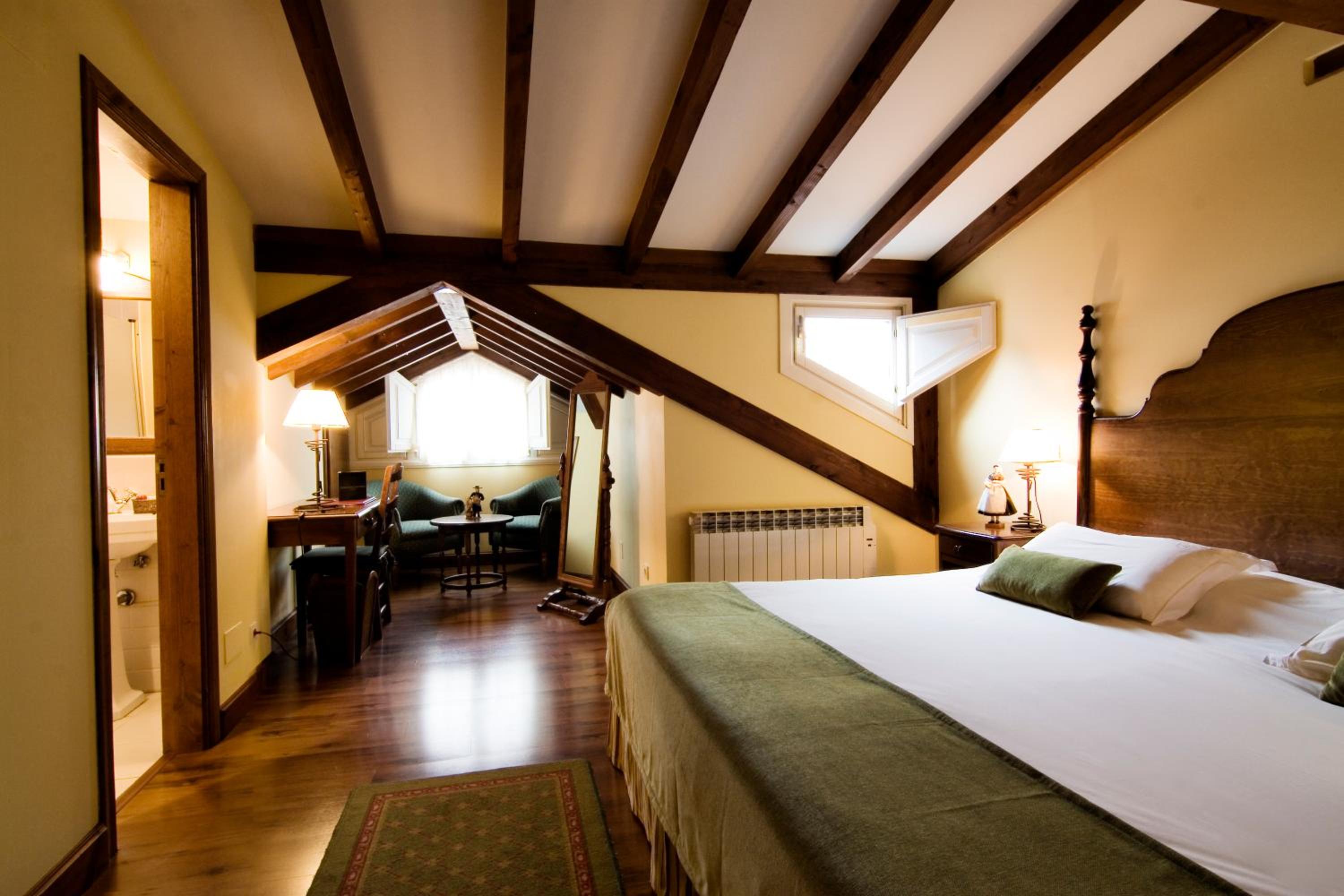 Double or Twin Room - Photo 13