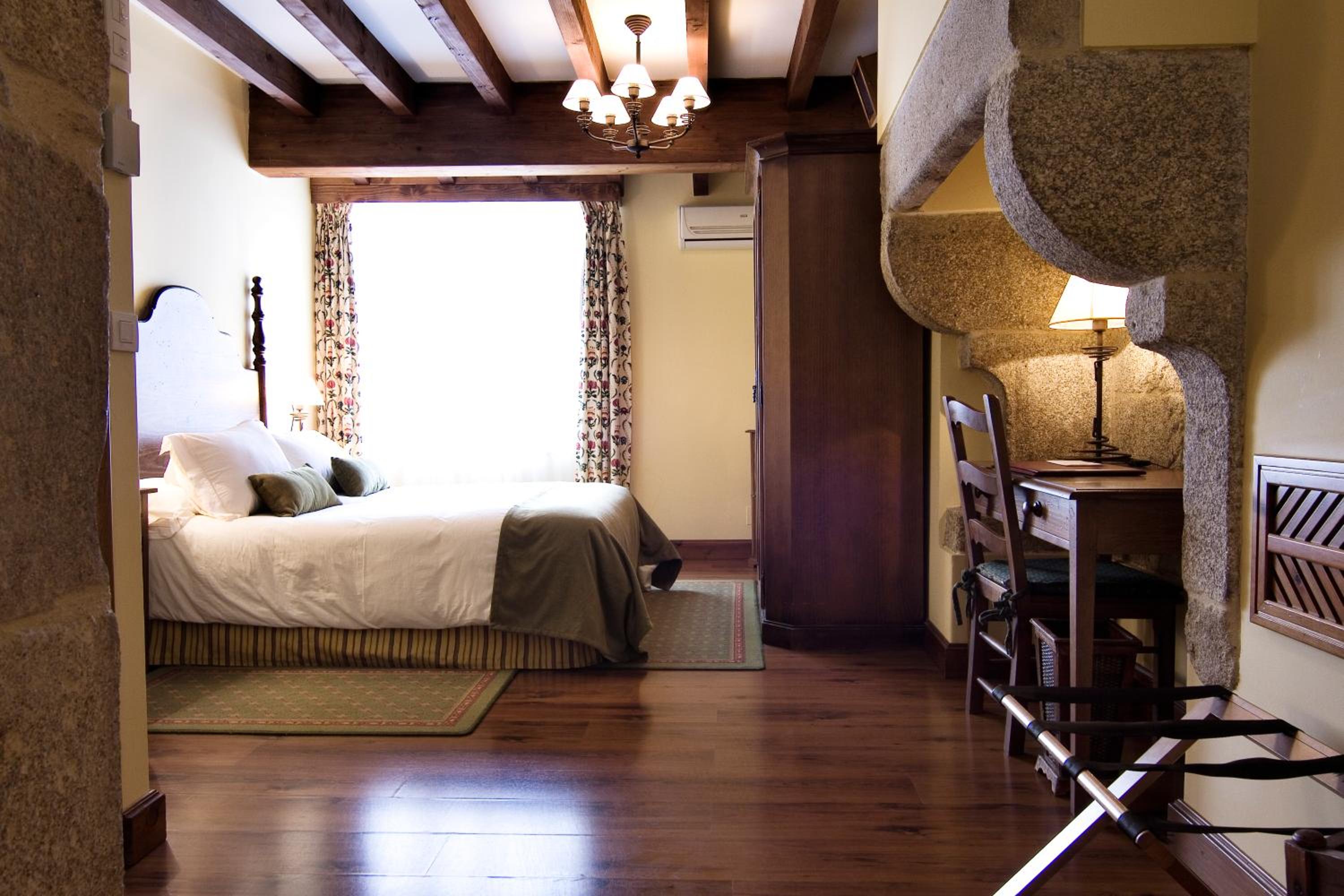 Double or Twin Room - Photo 11