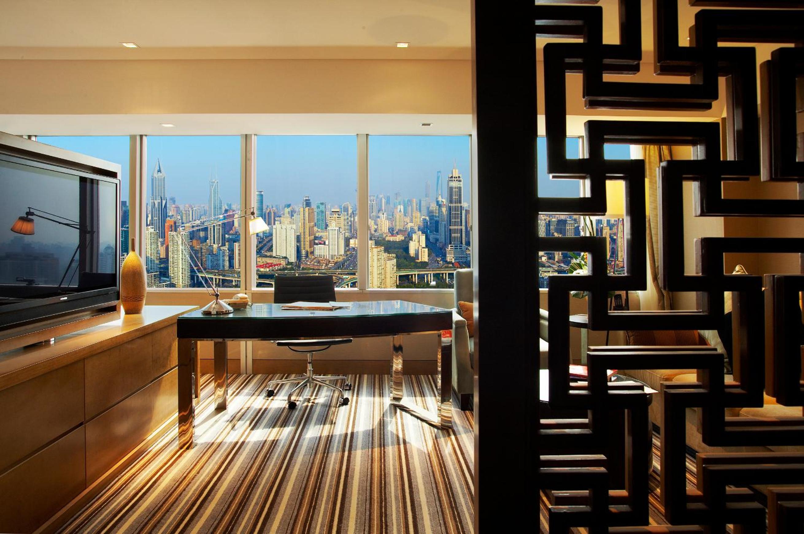 Villar Executive Twin Room with City View