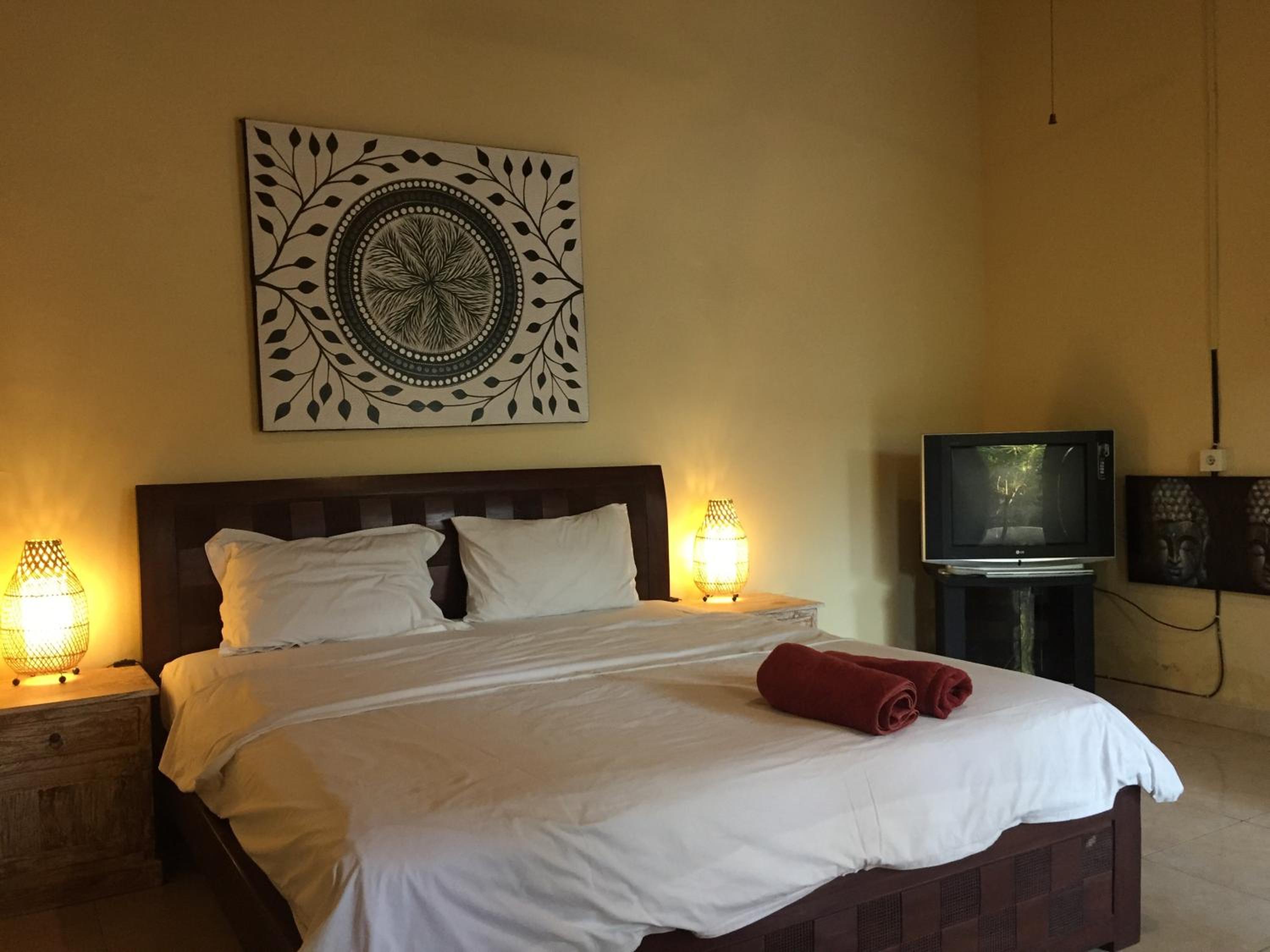 Standard Double or Twin Room - Photo 7