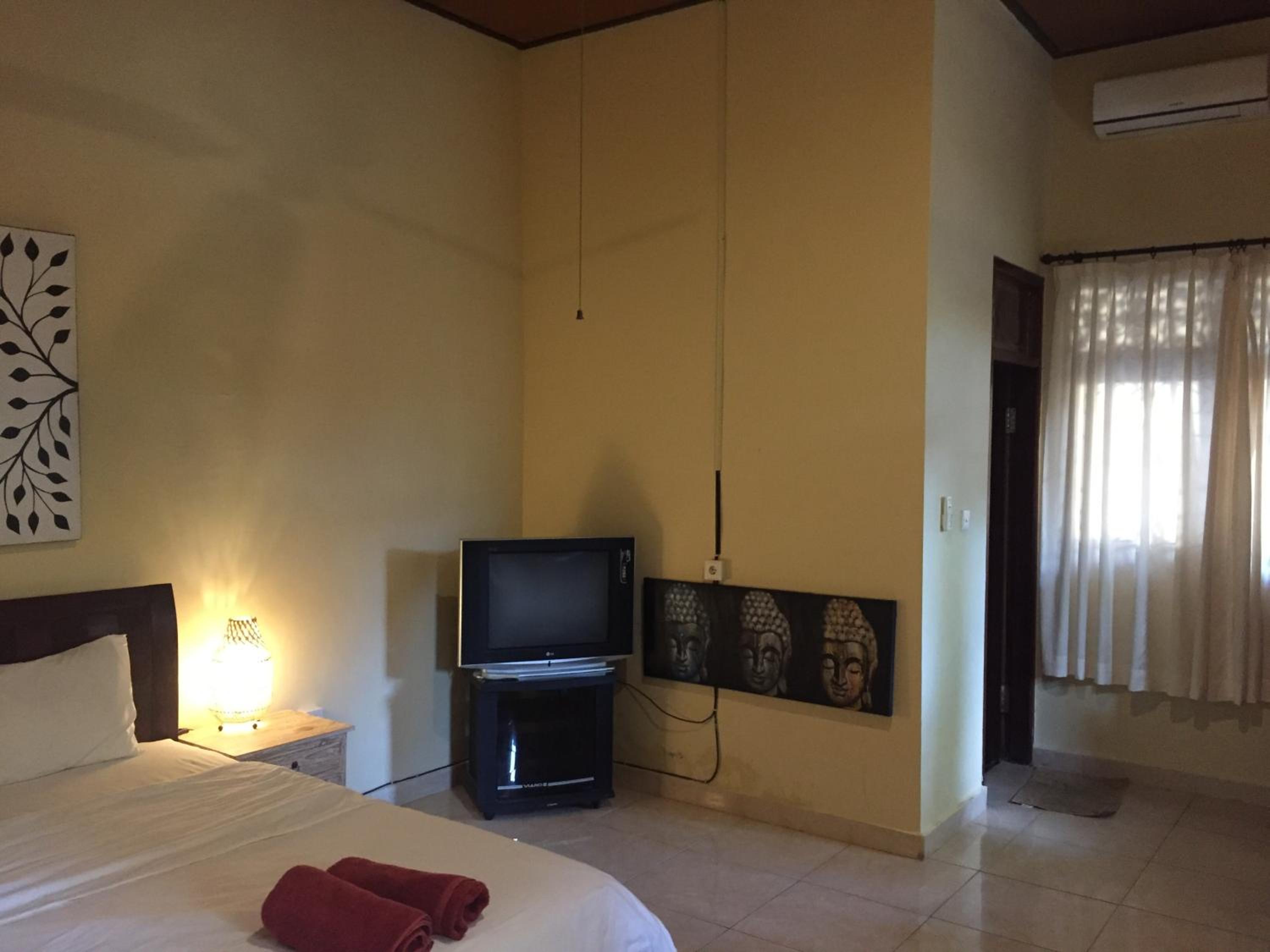 Standard Double or Twin Room - Photo 8