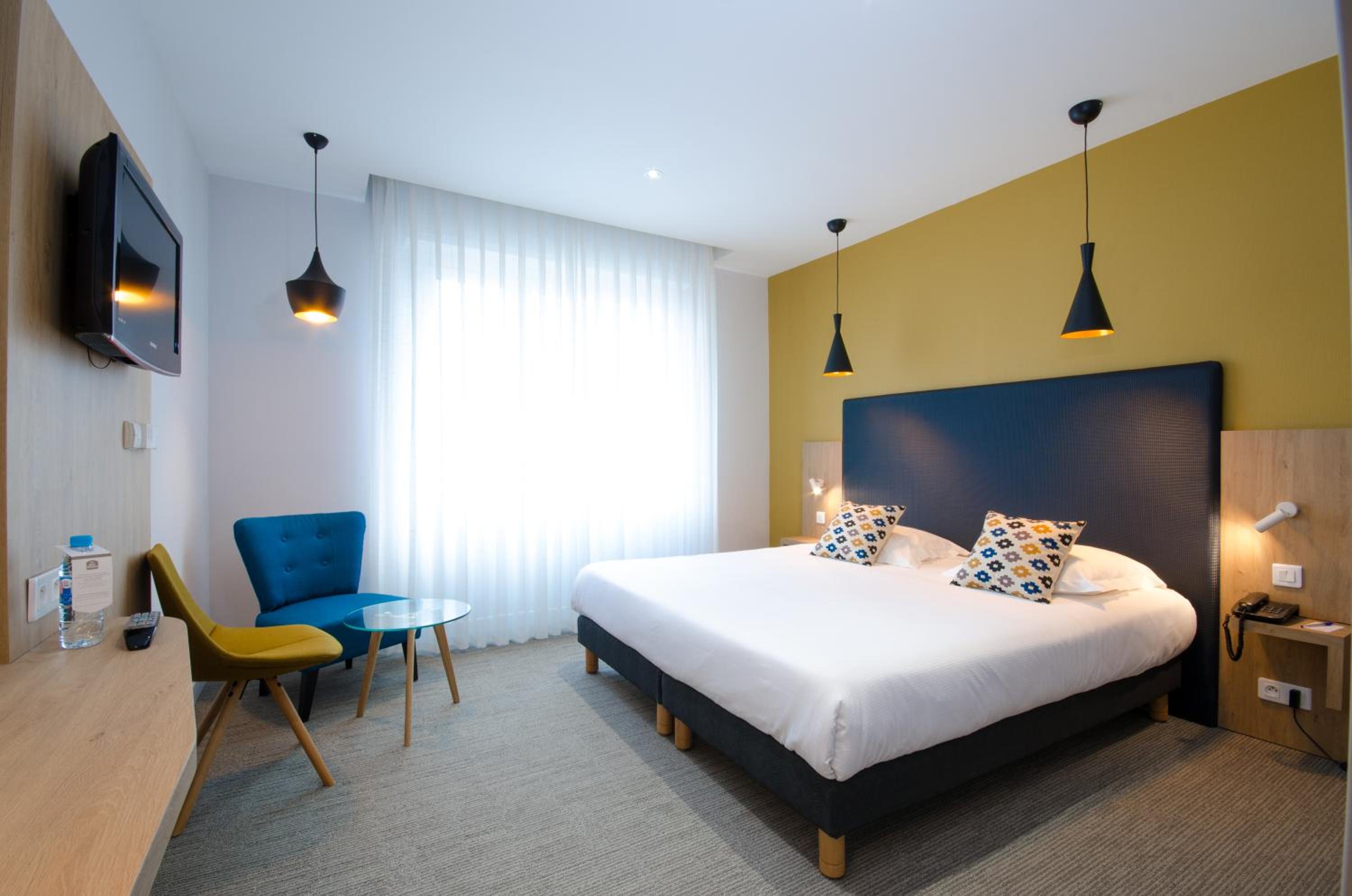 Comfort Queen Room - Non-Smoking  - Photo 7