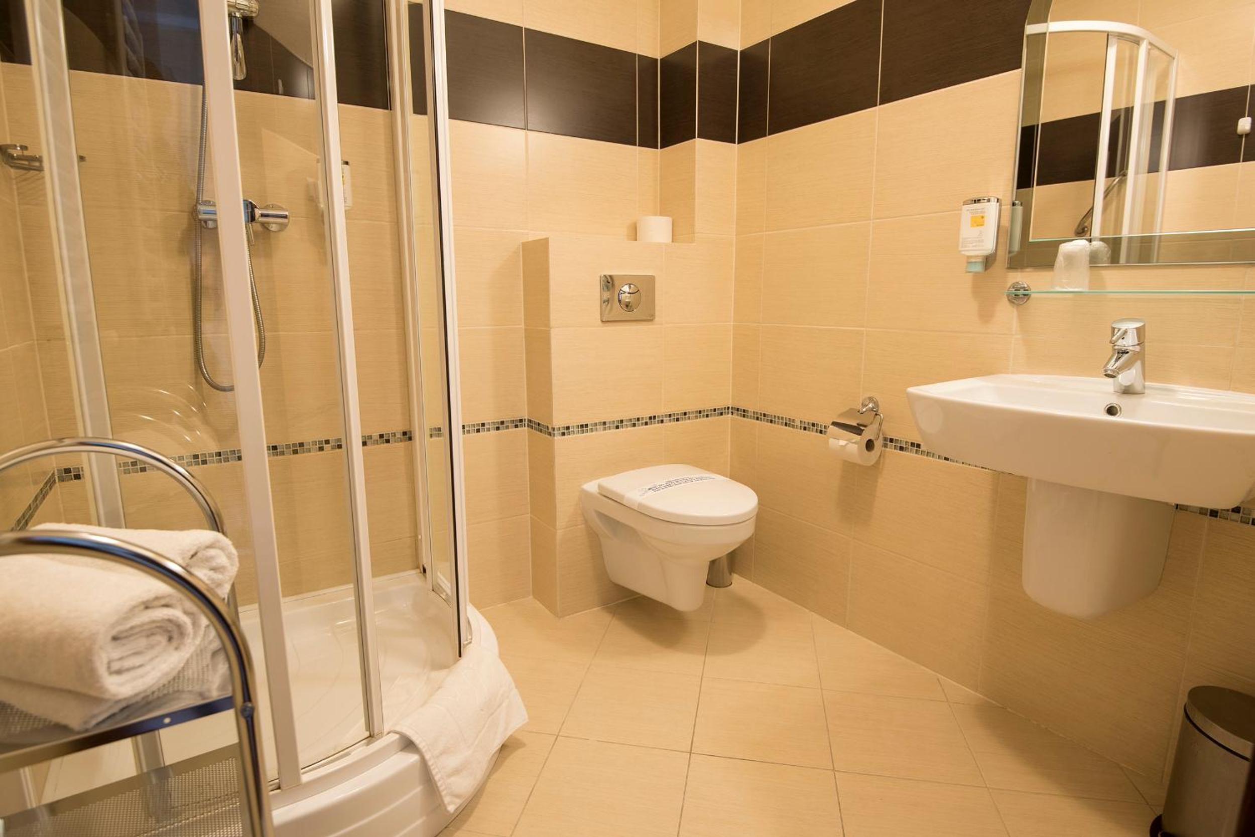 Twin Room - Photo 2