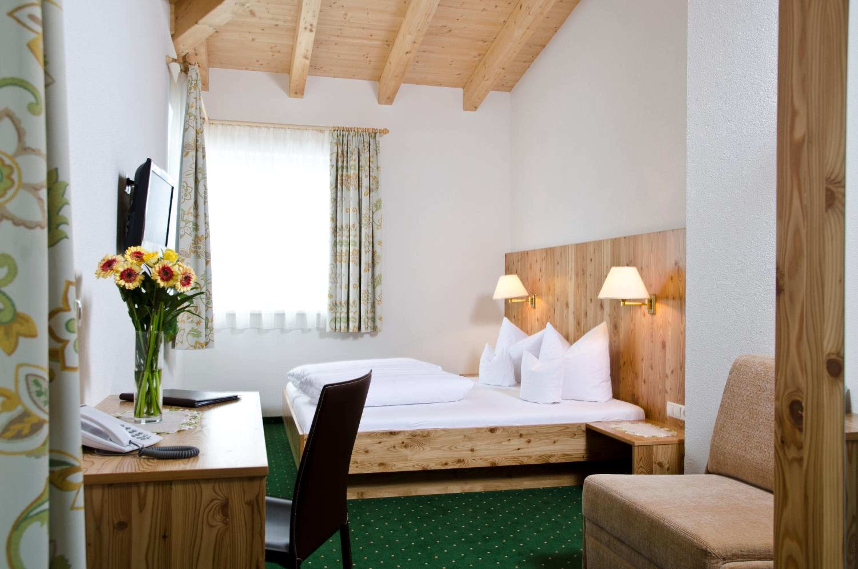Deluxe Double Room - Photo 2
