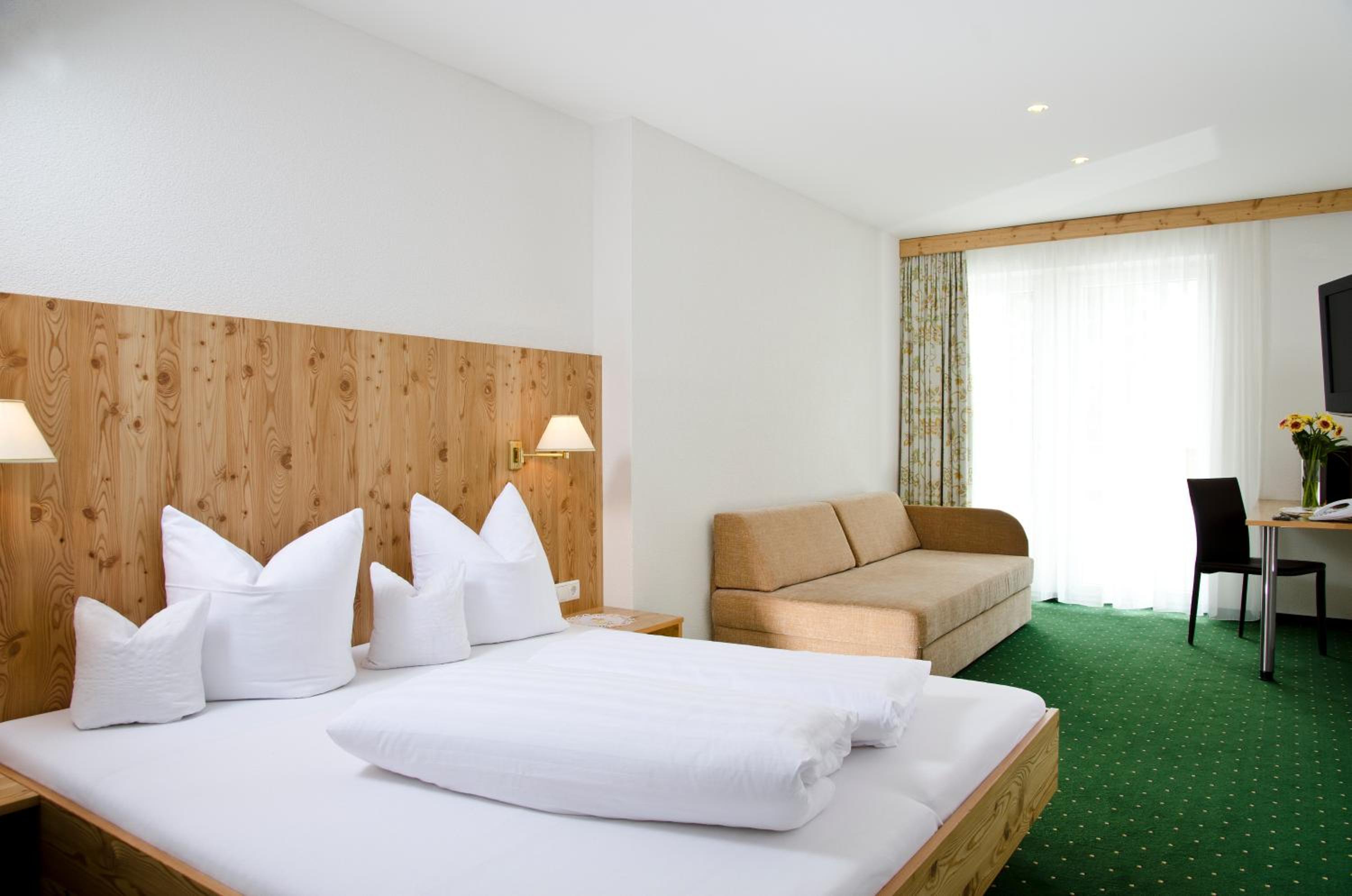 Deluxe Double Room - Photo 1