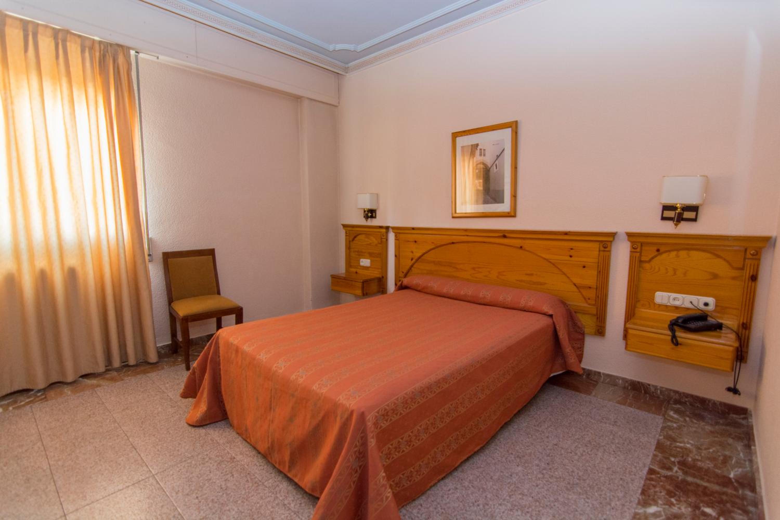 Double or Twin Room - Photo 16