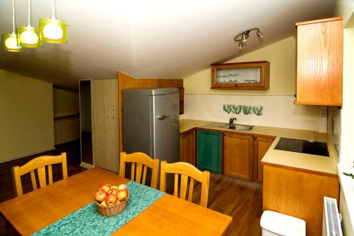 Apartment with Mountain View - Photo 12