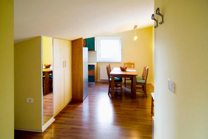 Apartment with Mountain View - Photo 1