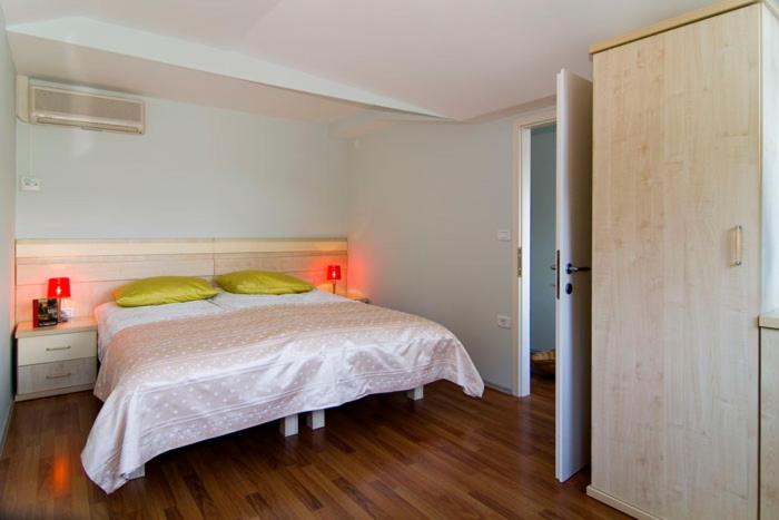 Apartment with Garden View - Photo 10
