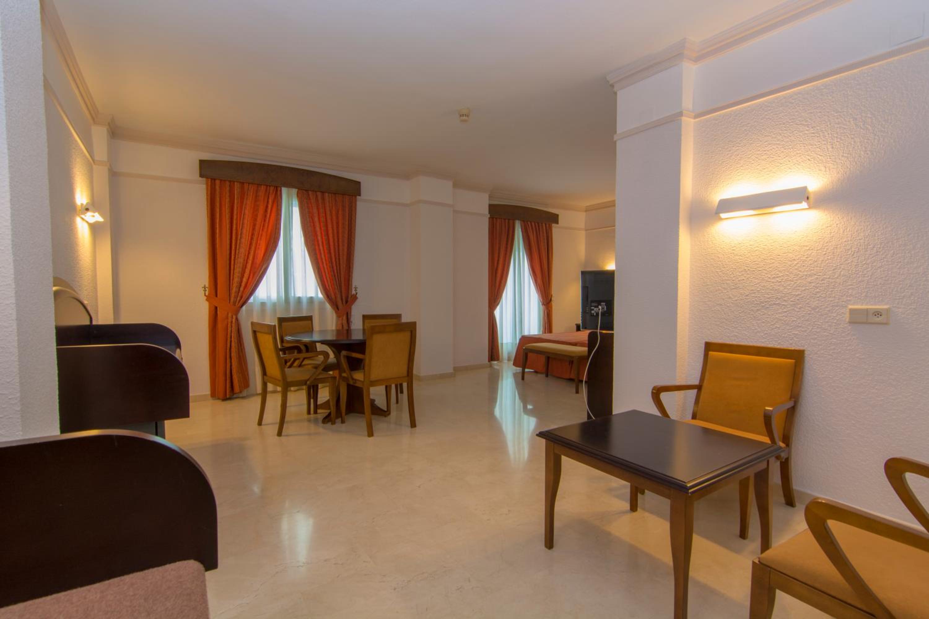 Double or Twin Room - Photo 11