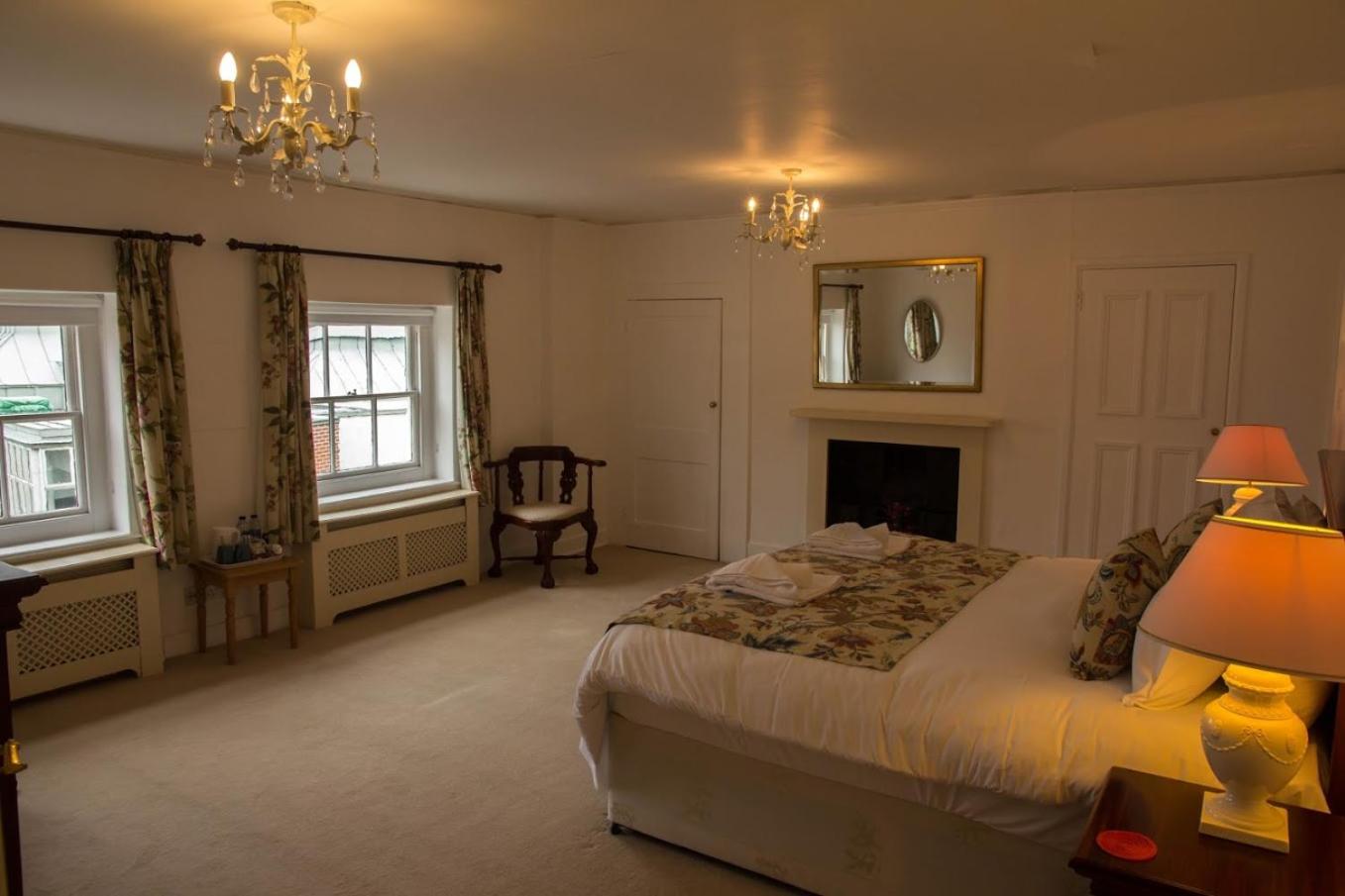 Deluxe King Room