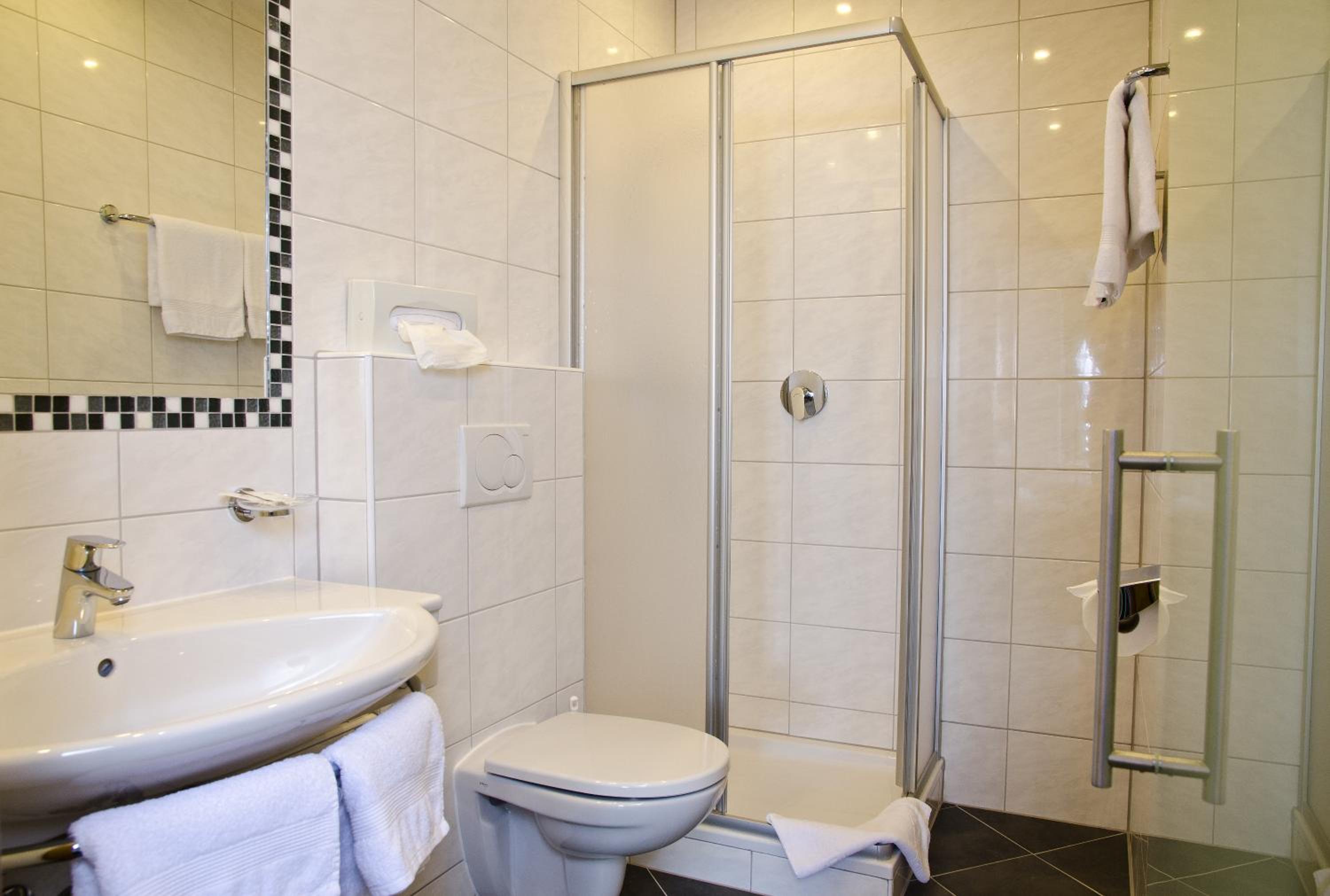 One-Bedroom Apartment (2 Adults + 2 Children) - Photo 4