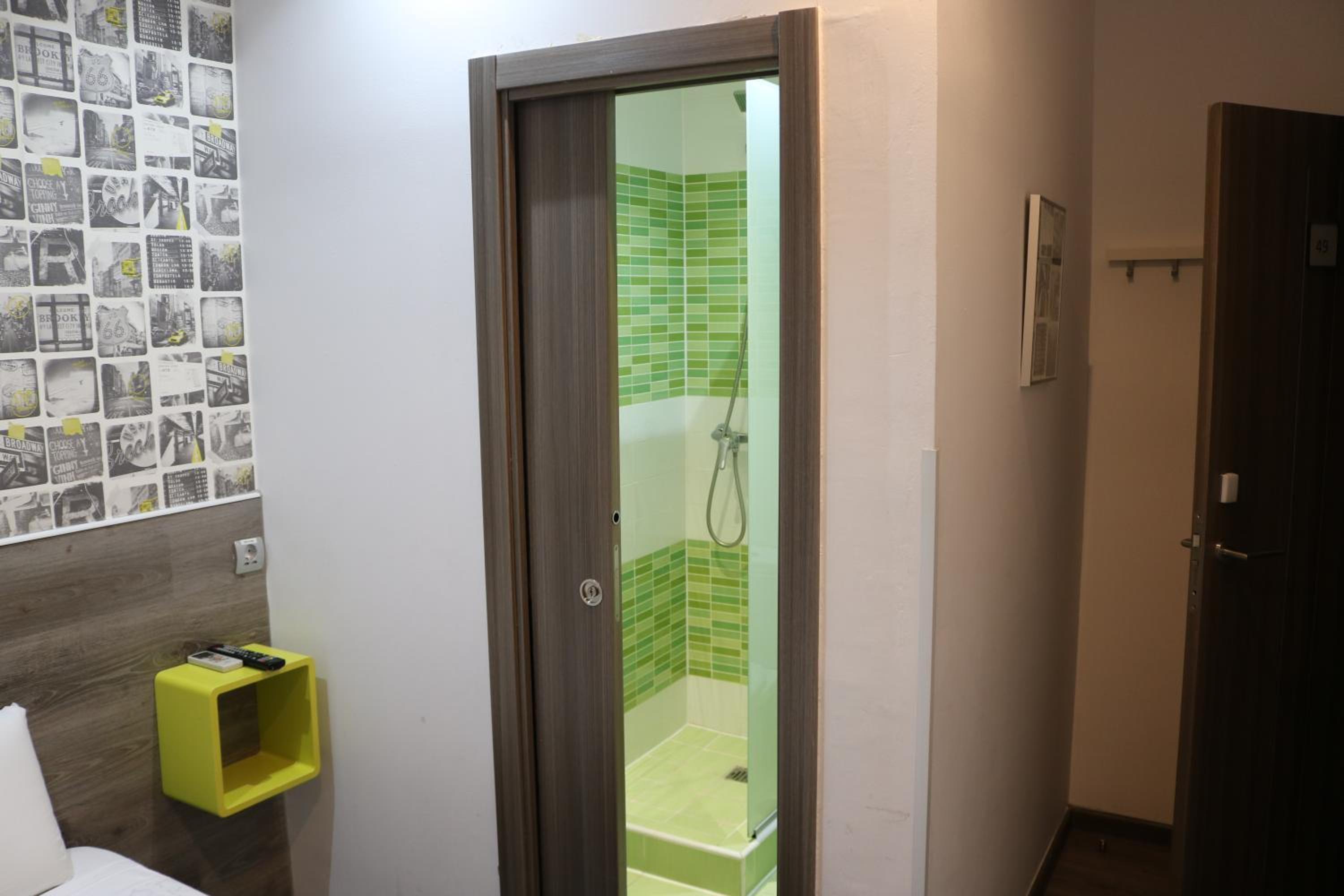 Single Room photo 2