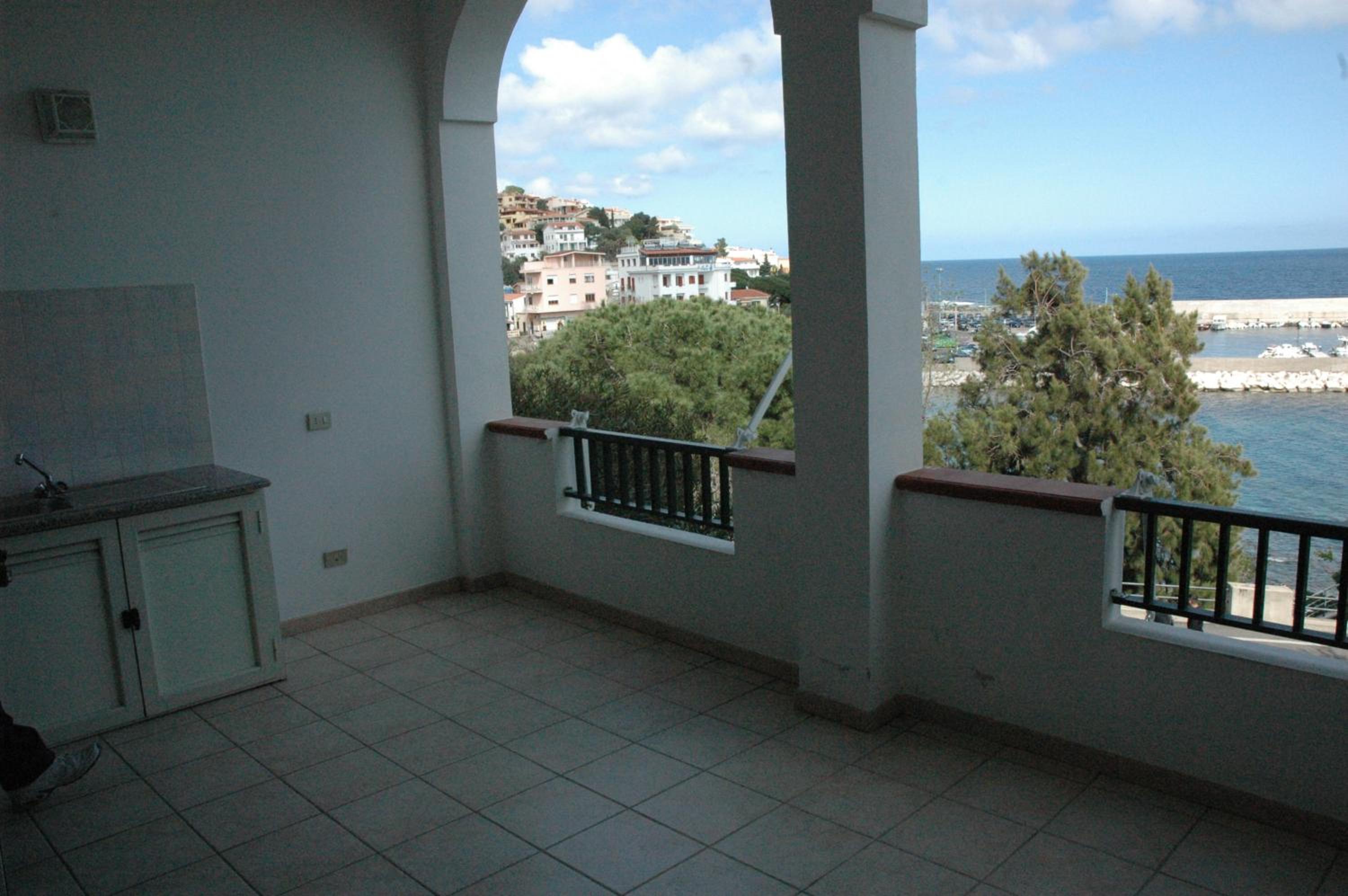 Two-Bedroom Apartment With Sea View (4 Adults) photo 3