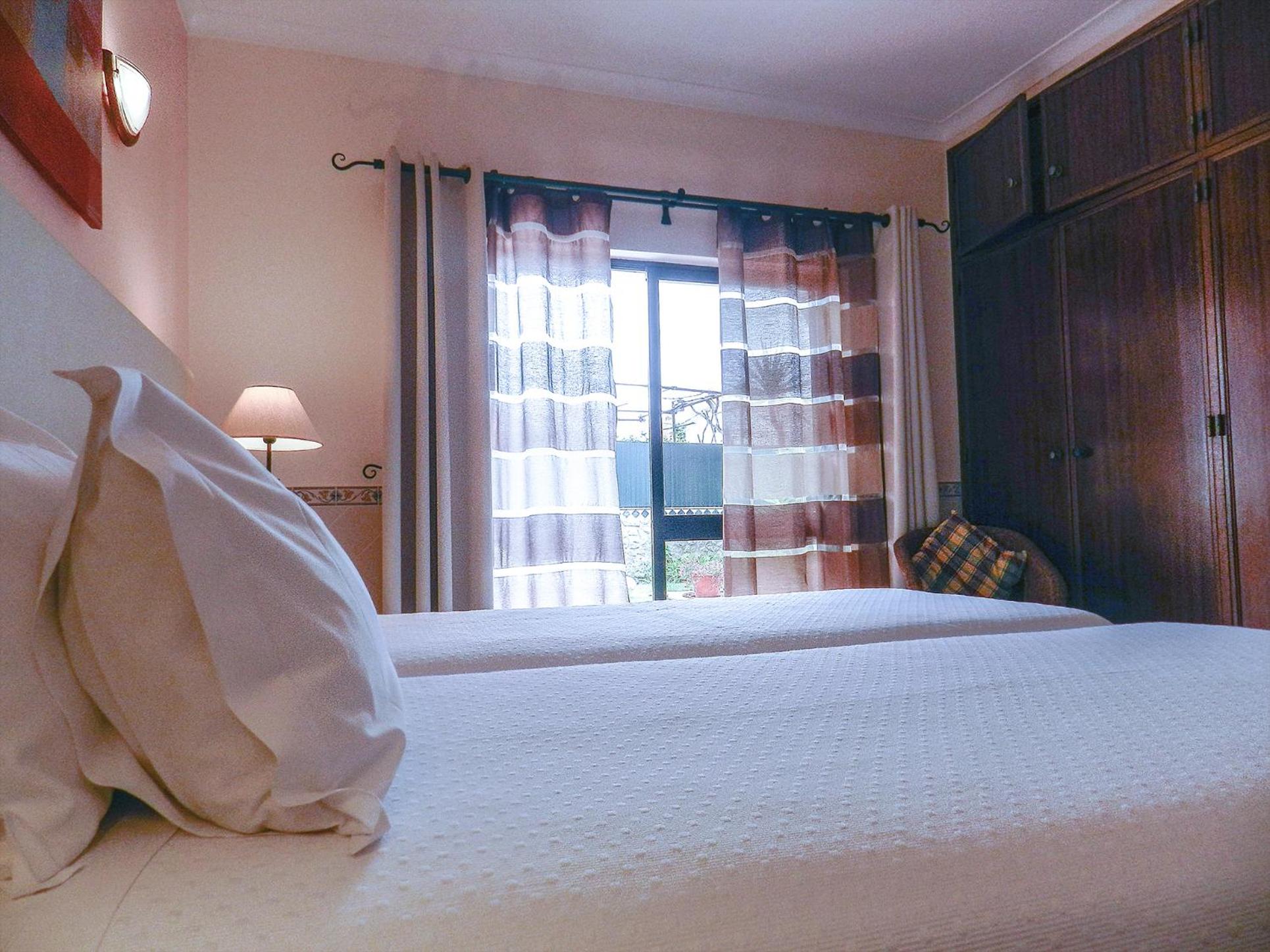 Twin Room with Private Bathroom - Photo 1