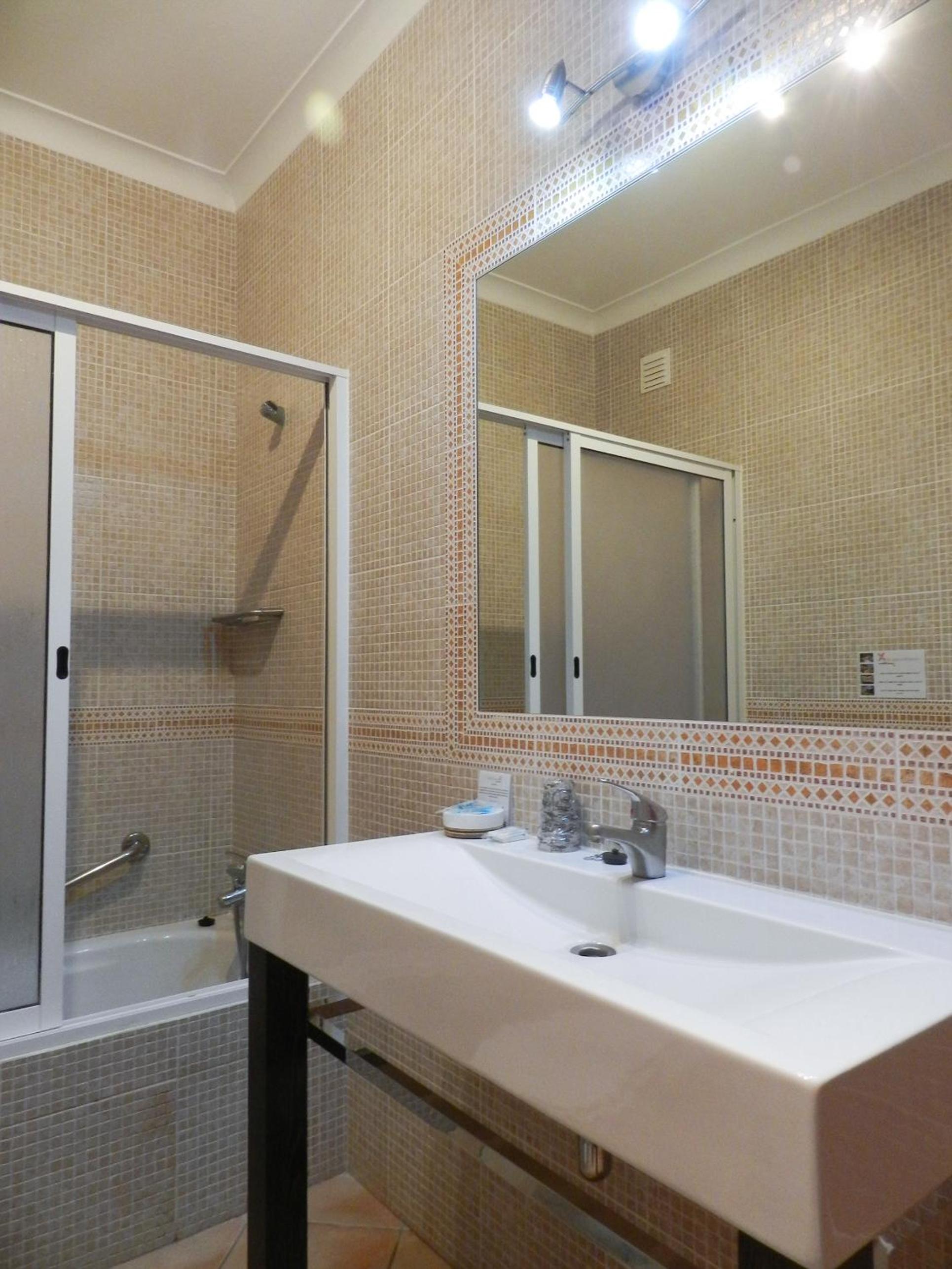 One-Bedroom Apartment - Photo 4