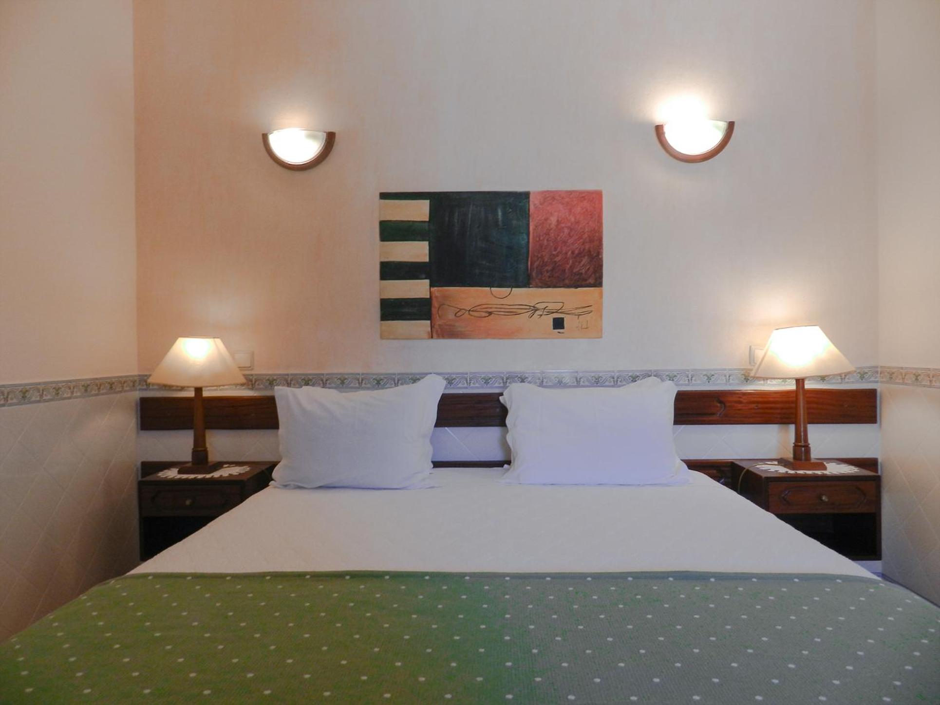 One-Bedroom Apartment - Photo 1