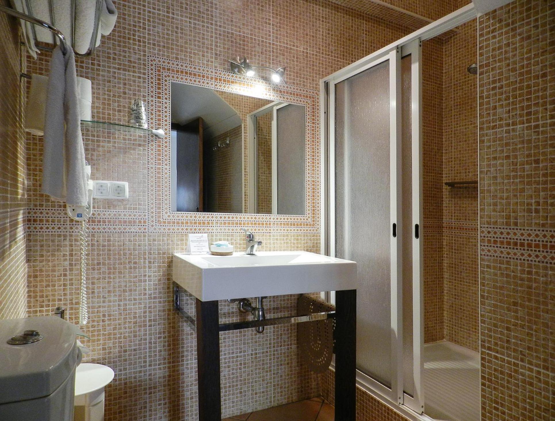 Double Room - Photo 4