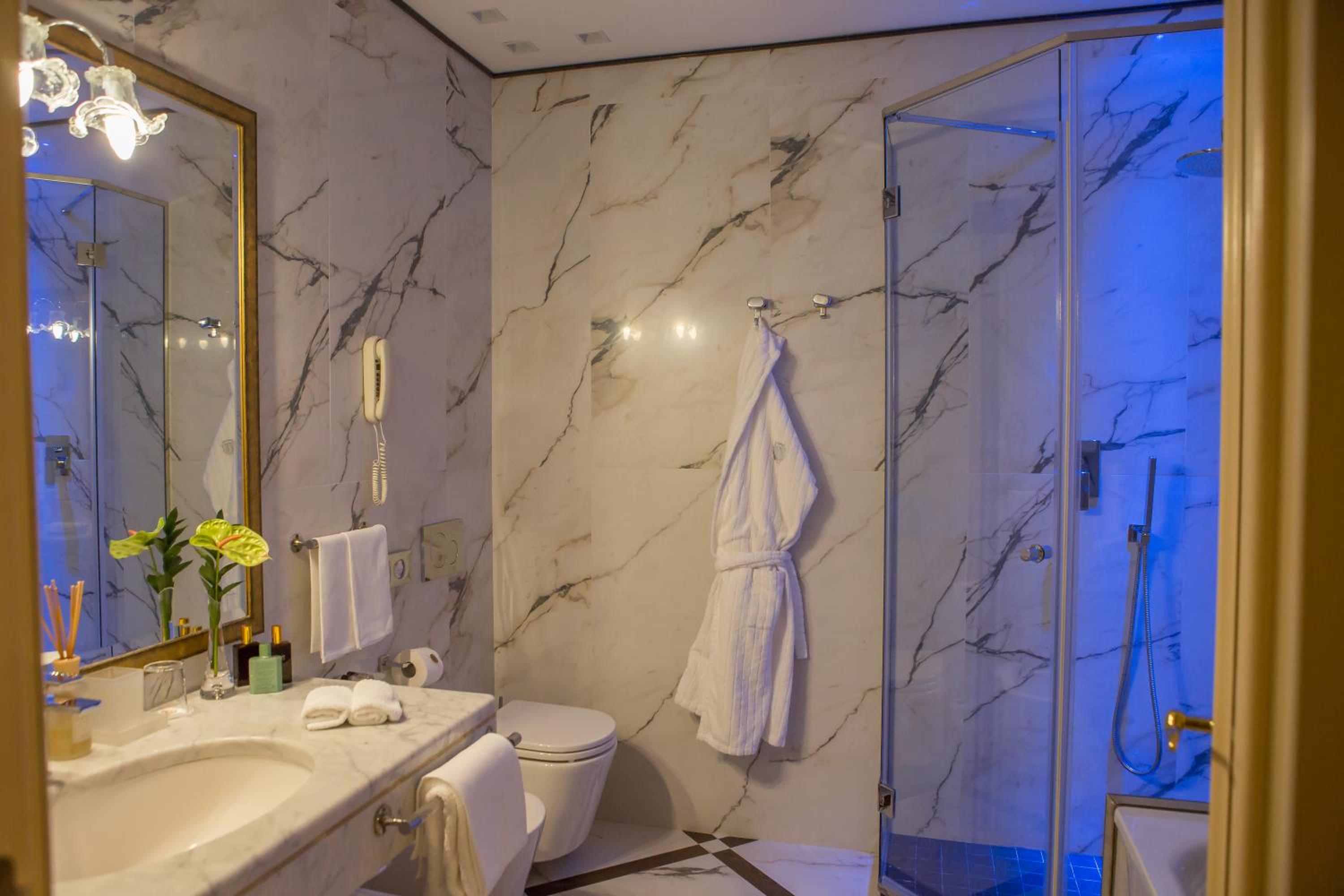 Grand Deluxe Room - Photo 2