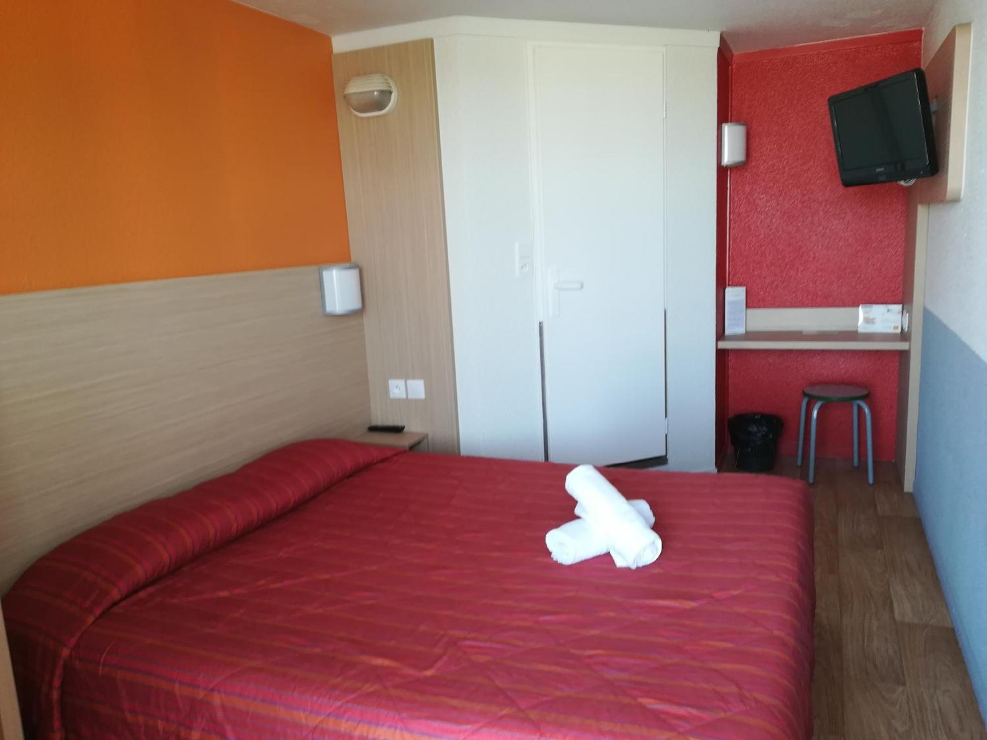 Double Room - Photo 13