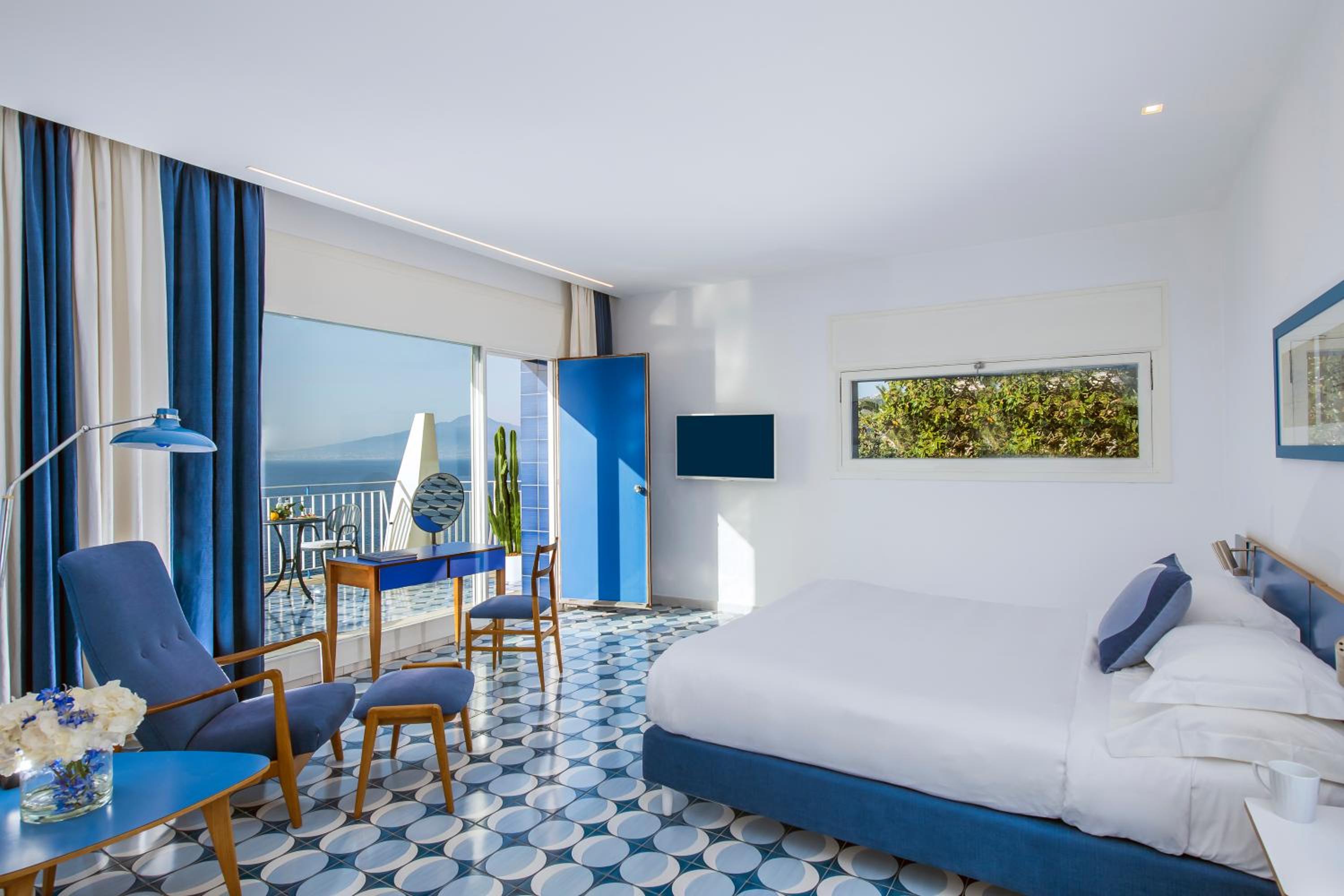 Junior Suite with Sea View - Photo 8