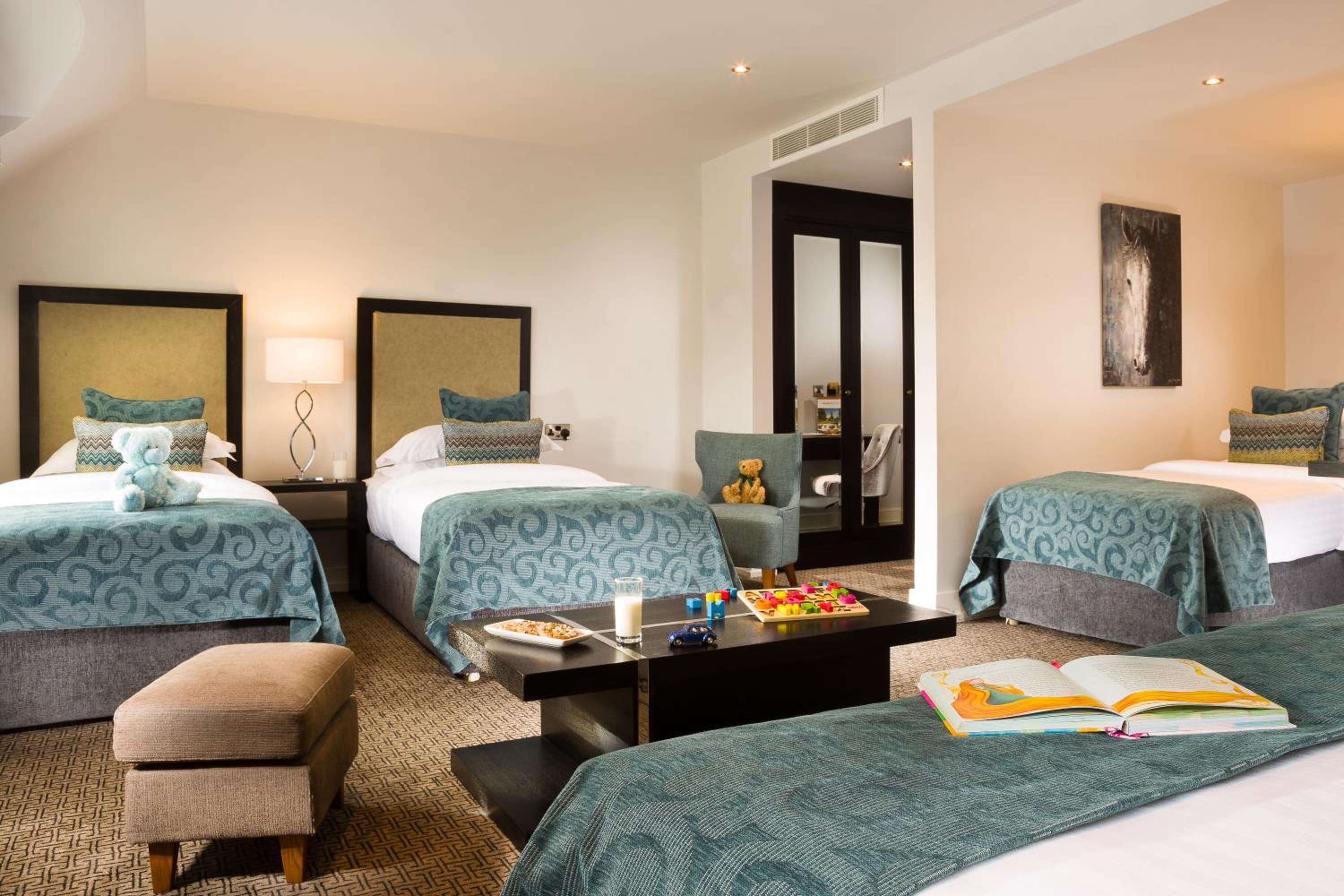 Deluxe Family Room