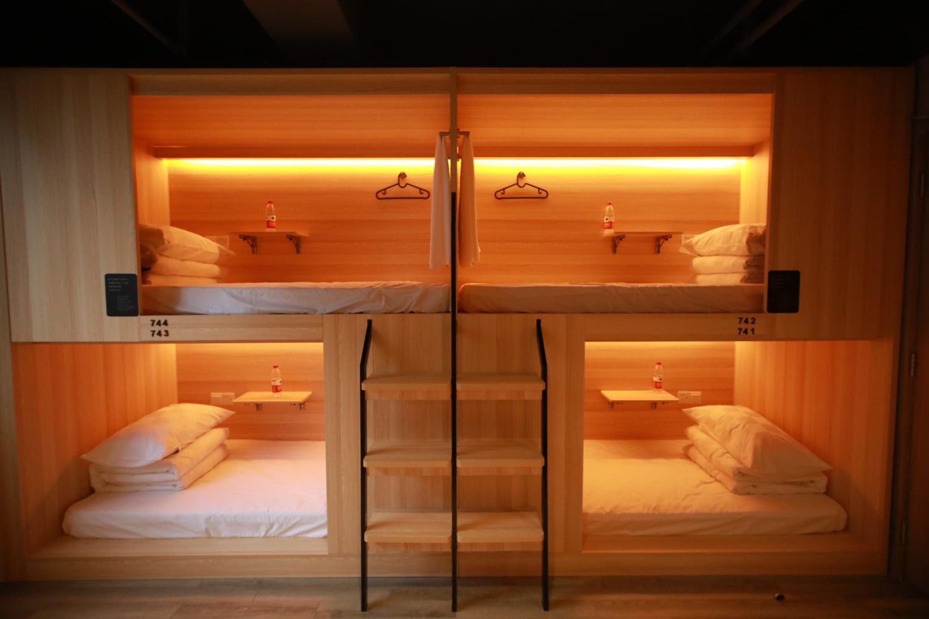 Bed in 4-Bed Male Dormitory Room photo 1