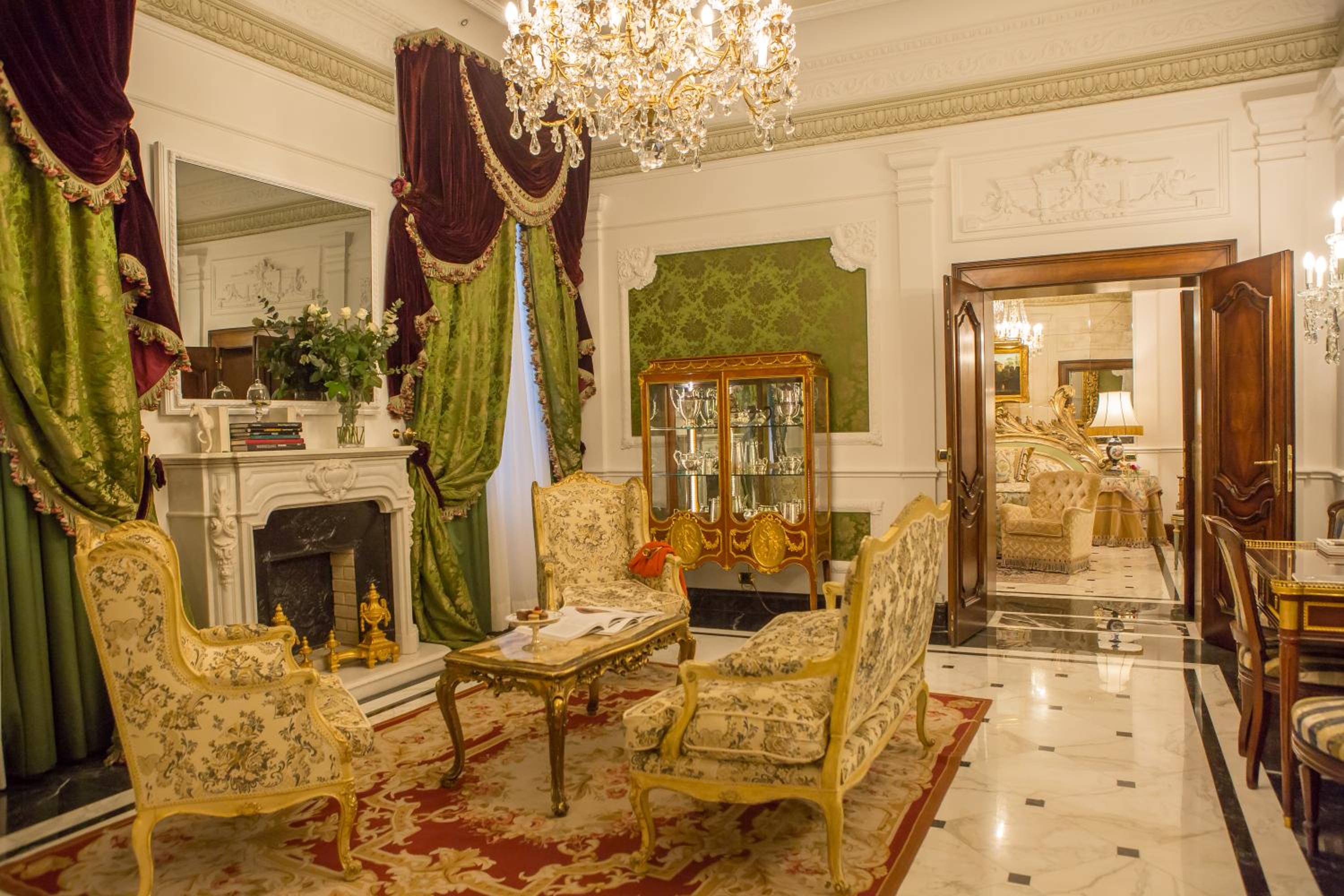 Royal Suite - Photo 1