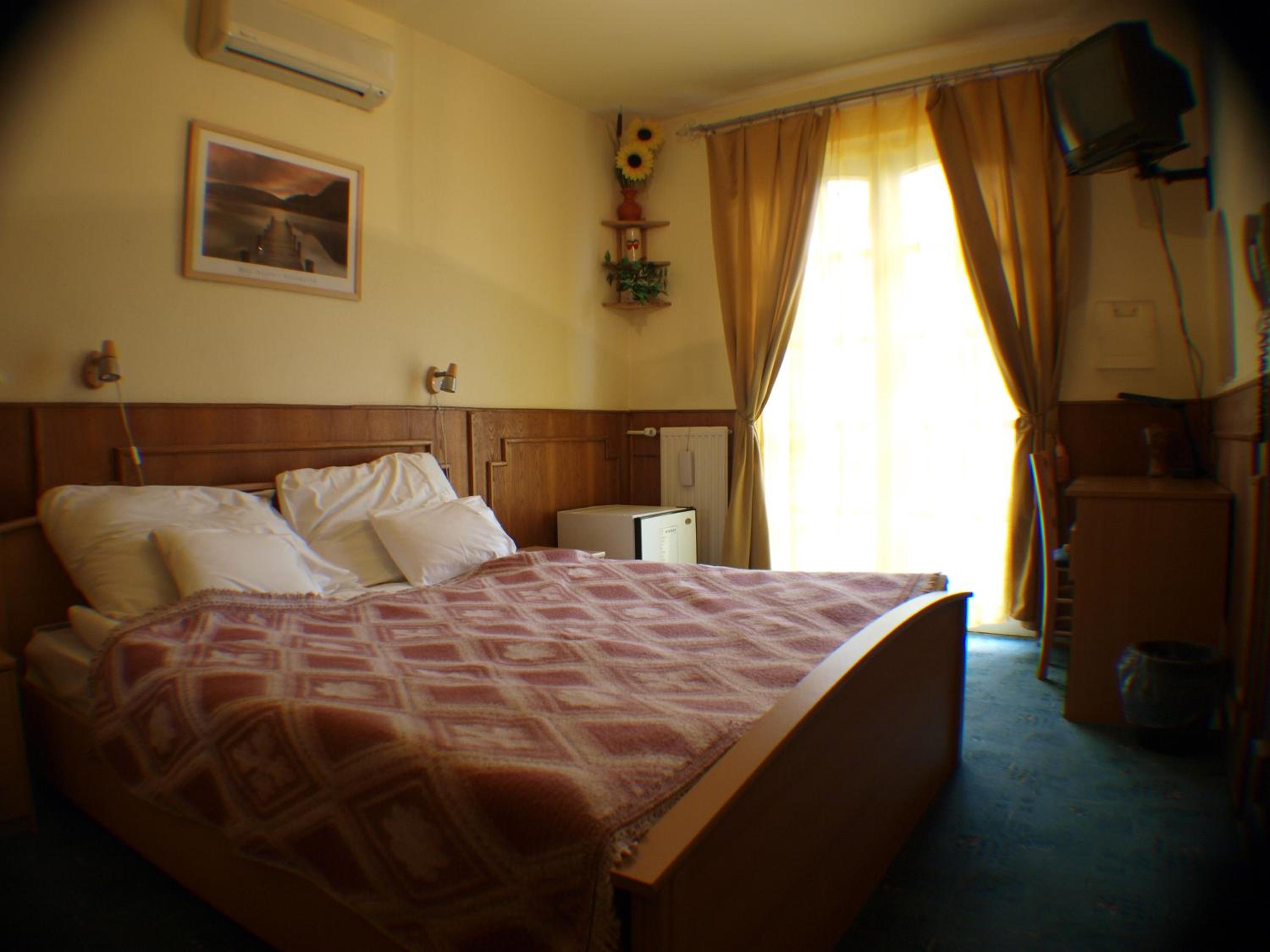 Double or Twin Room - Photo 1