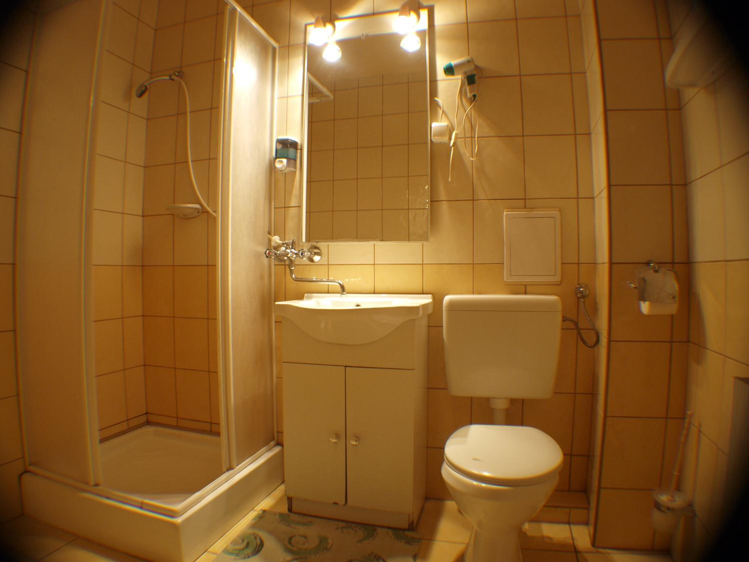Double or Twin Room - Photo 2