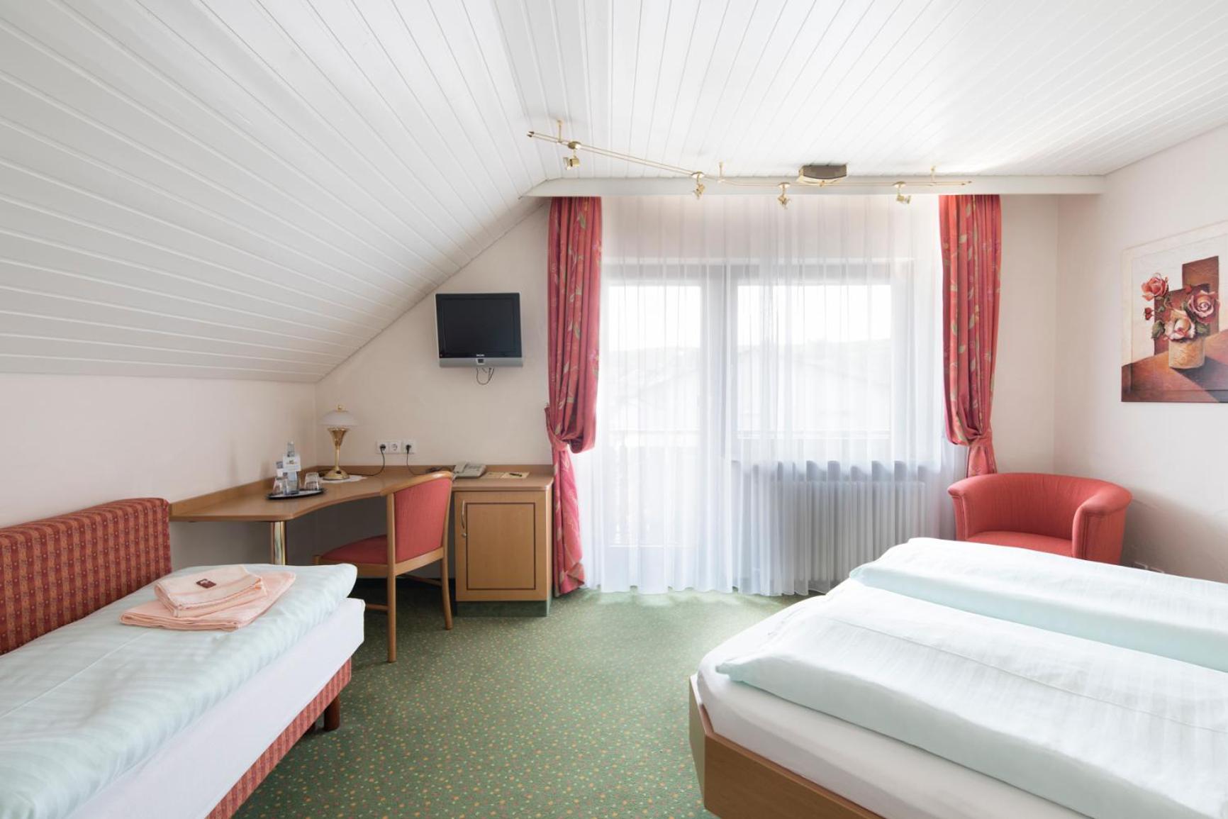 Basic Triple Room - Photo 6