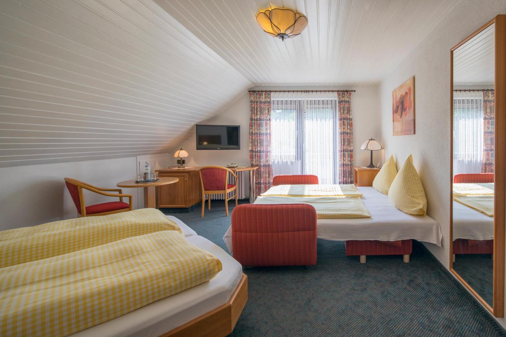 Quadruple Room - Photo 6