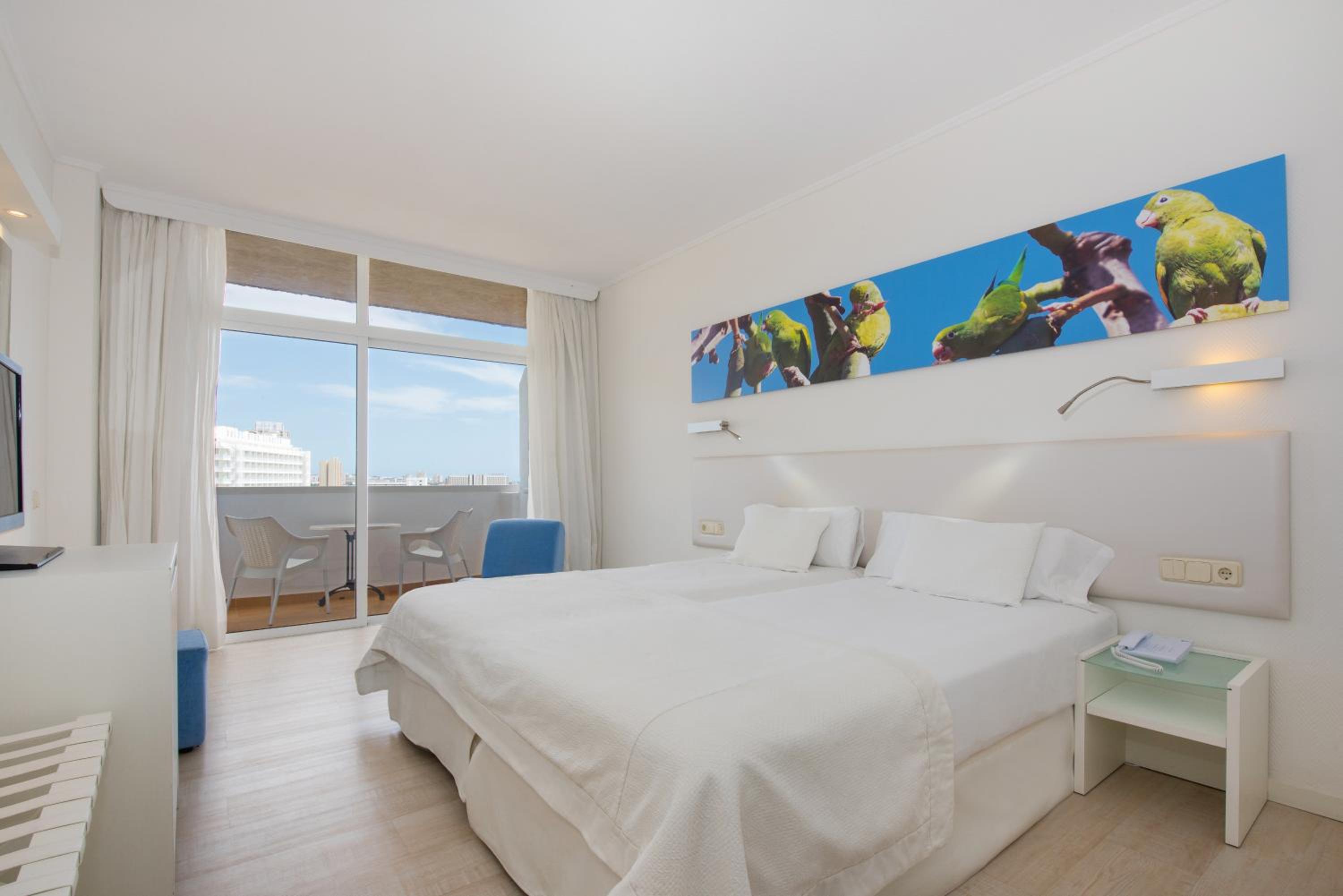 Double Room with Sea View - Photo 1