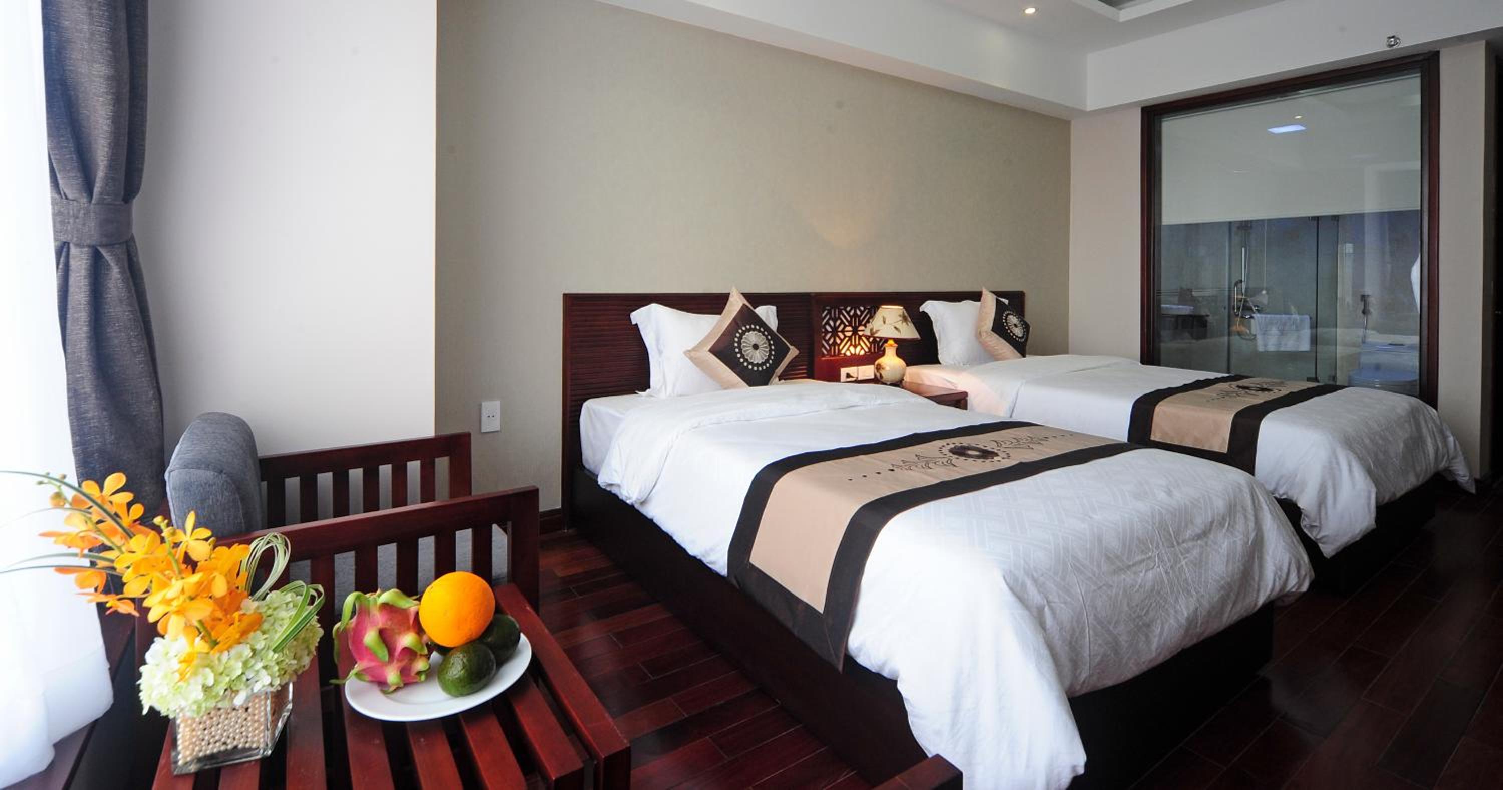 Deluxe Twin Room with City View photo 3