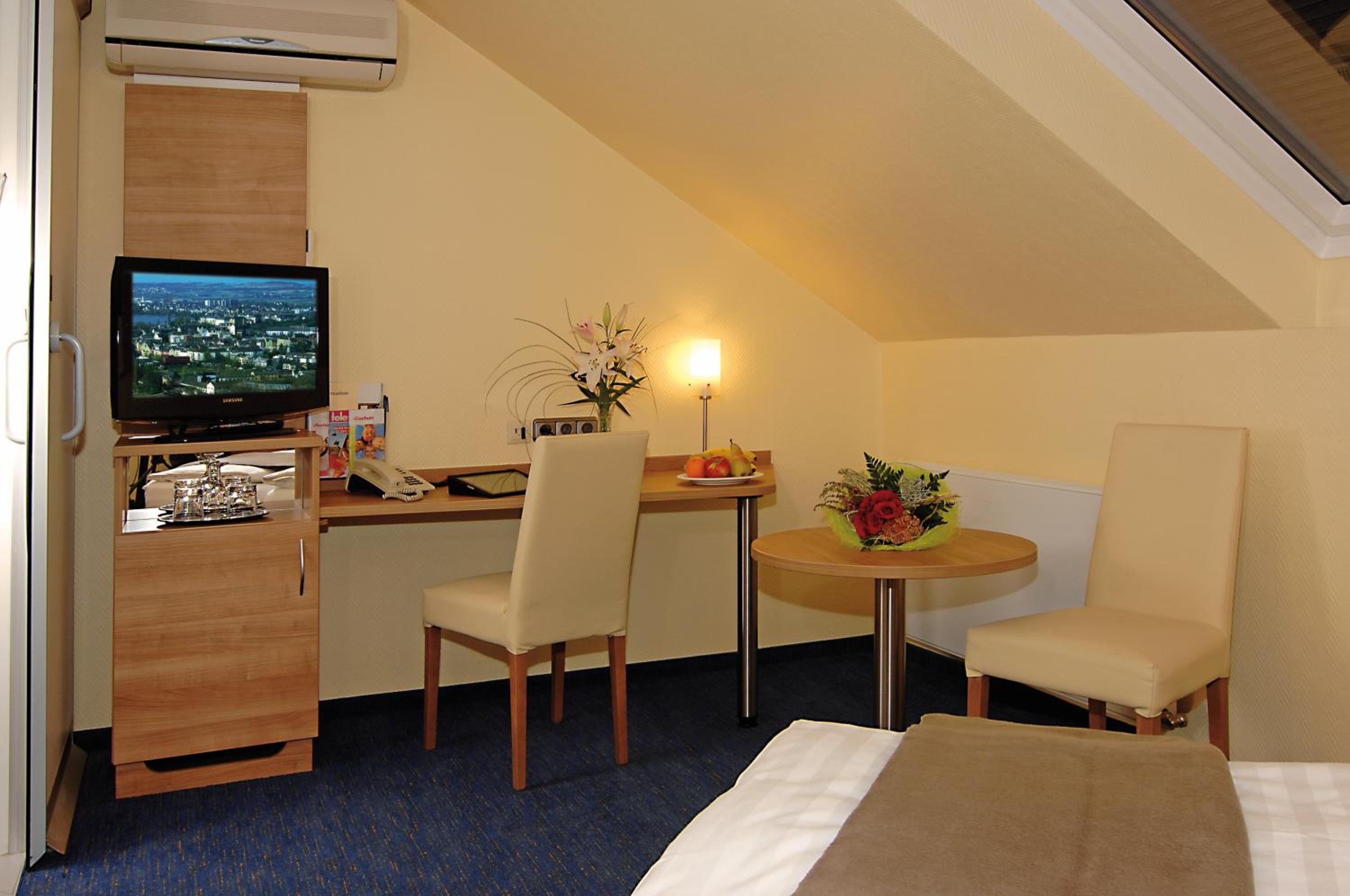 Double Room - Photo 2