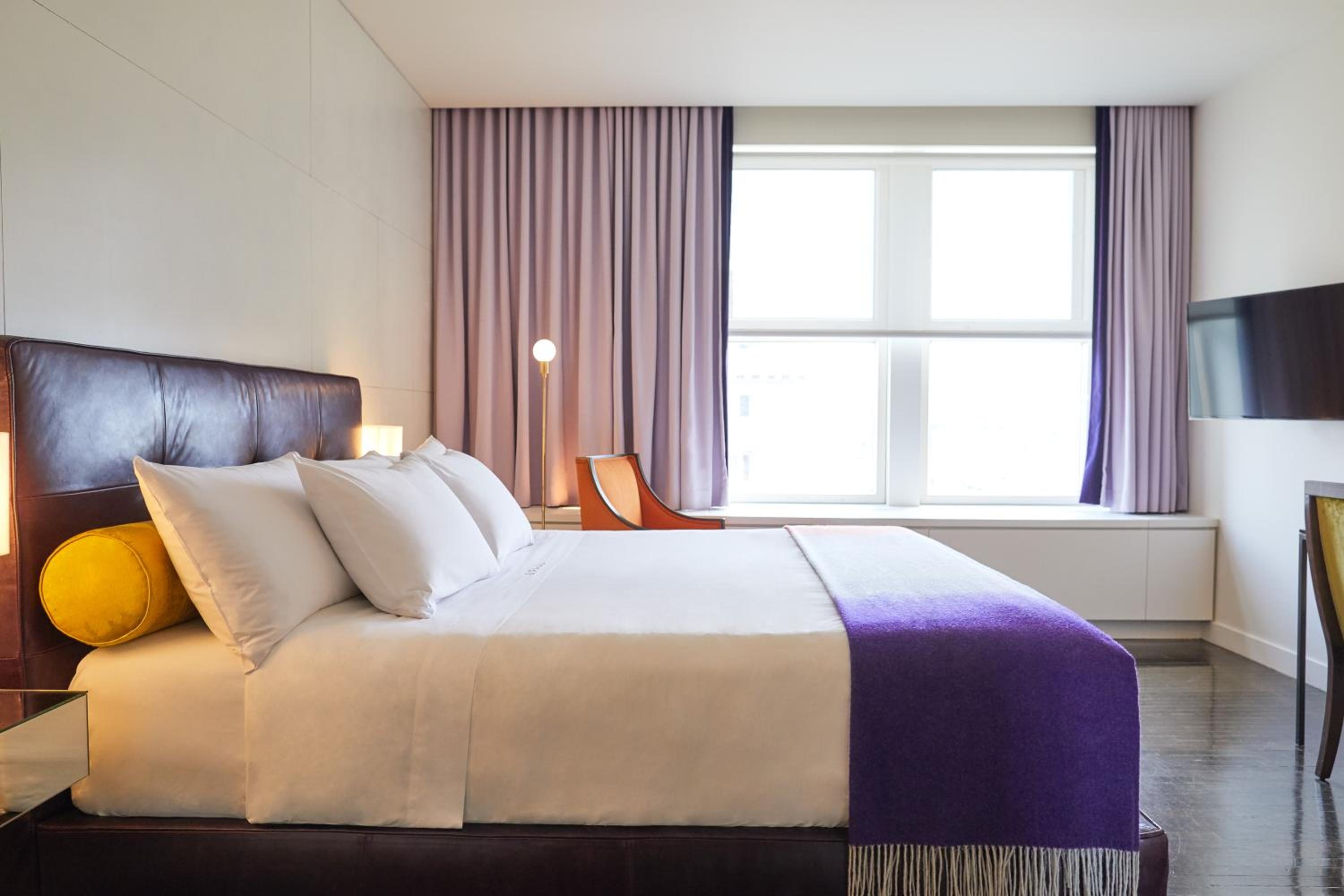 Superior King Room - Photo 1