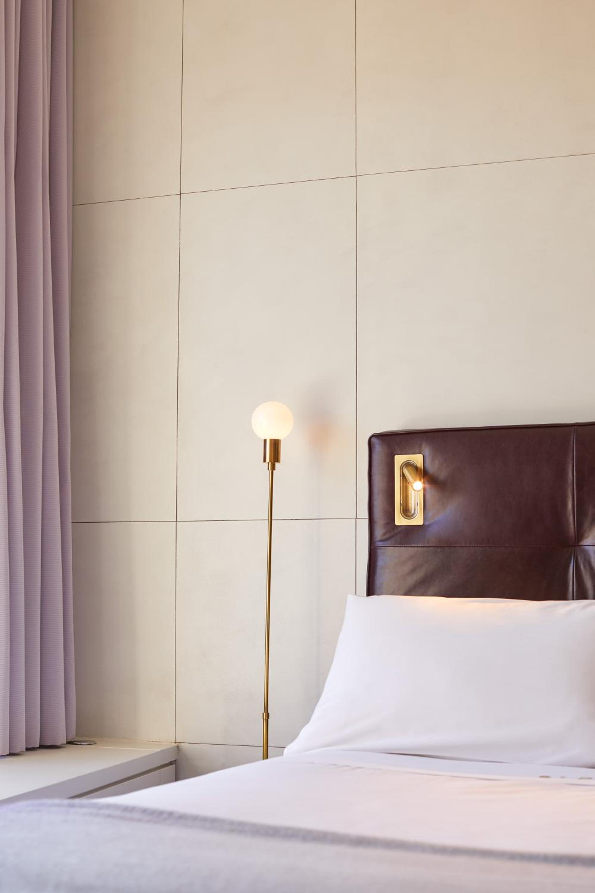 Superior Double Room with Two Double Beds - Photo 5