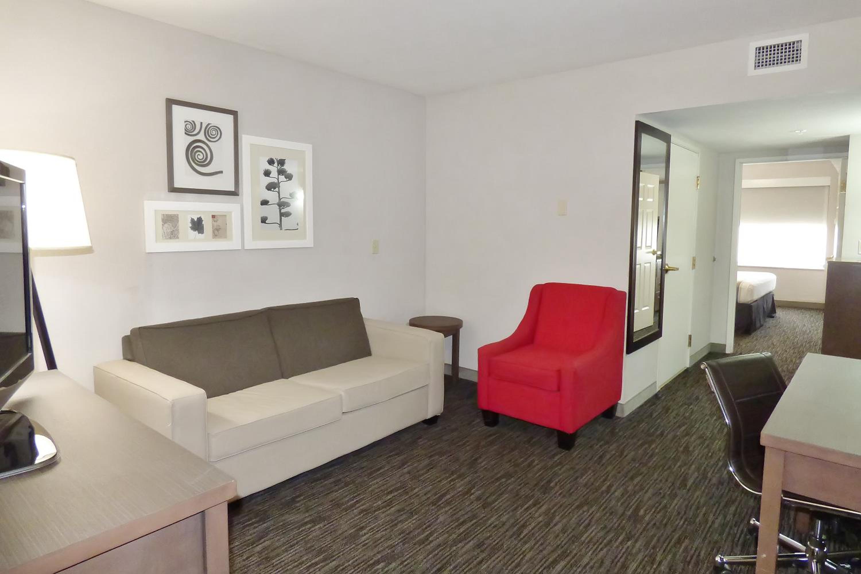 One-Bedroom King Suite with Sofa Bed - Non-Smoking - Photo 1