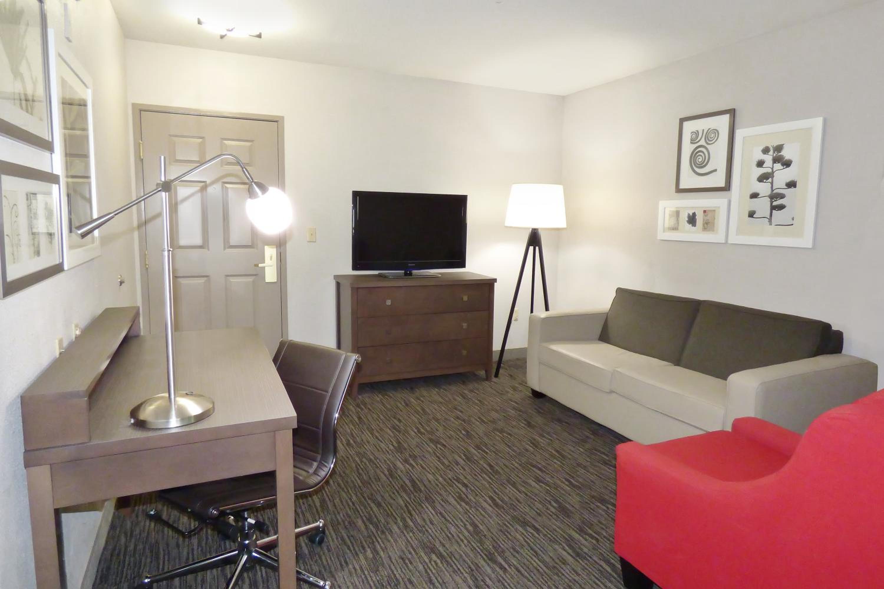 One-Bedroom King Suite with Sofa Bed - Non-Smoking - Photo 2