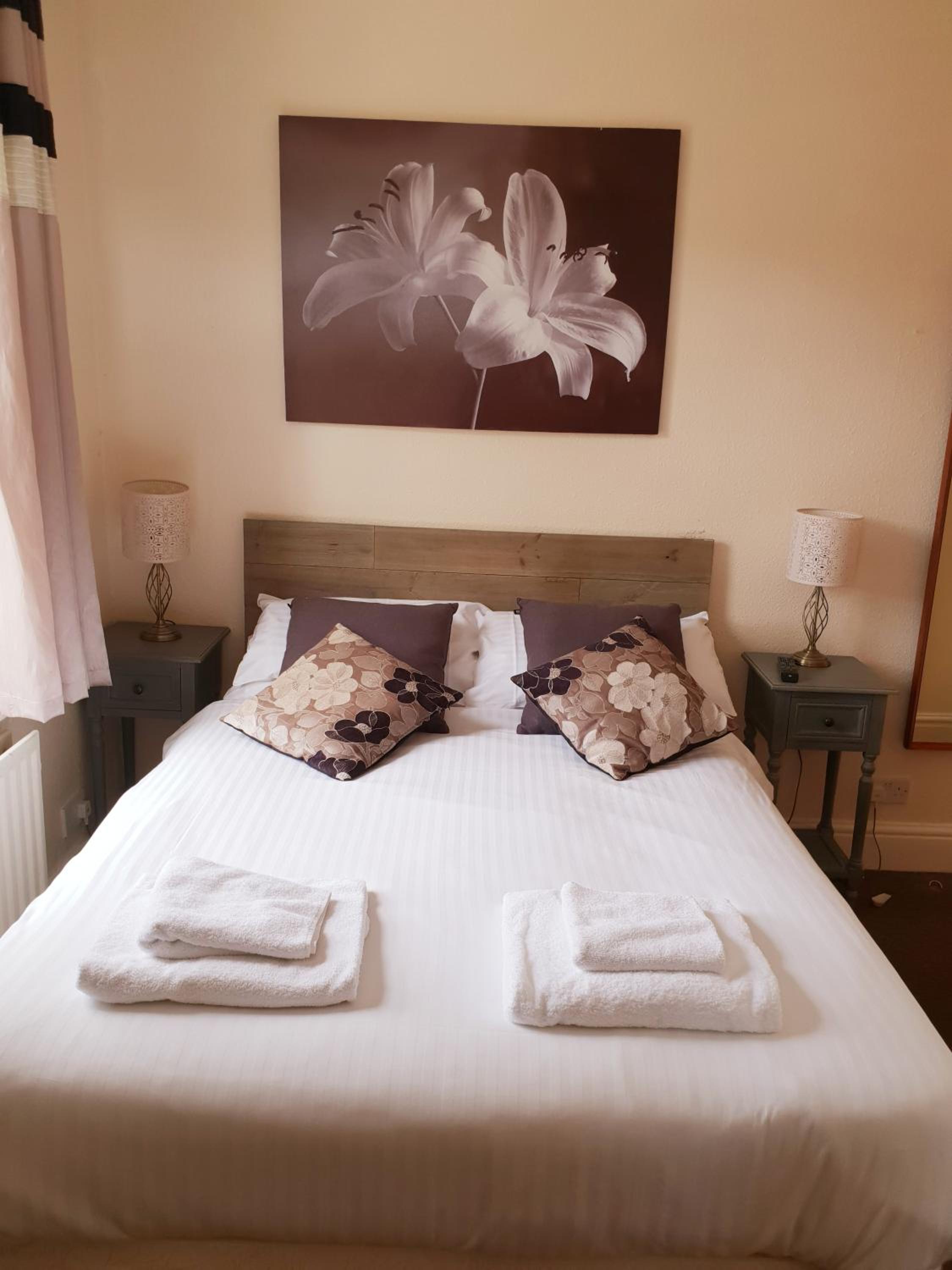 Double Room with Private Bathroom - Photo 1
