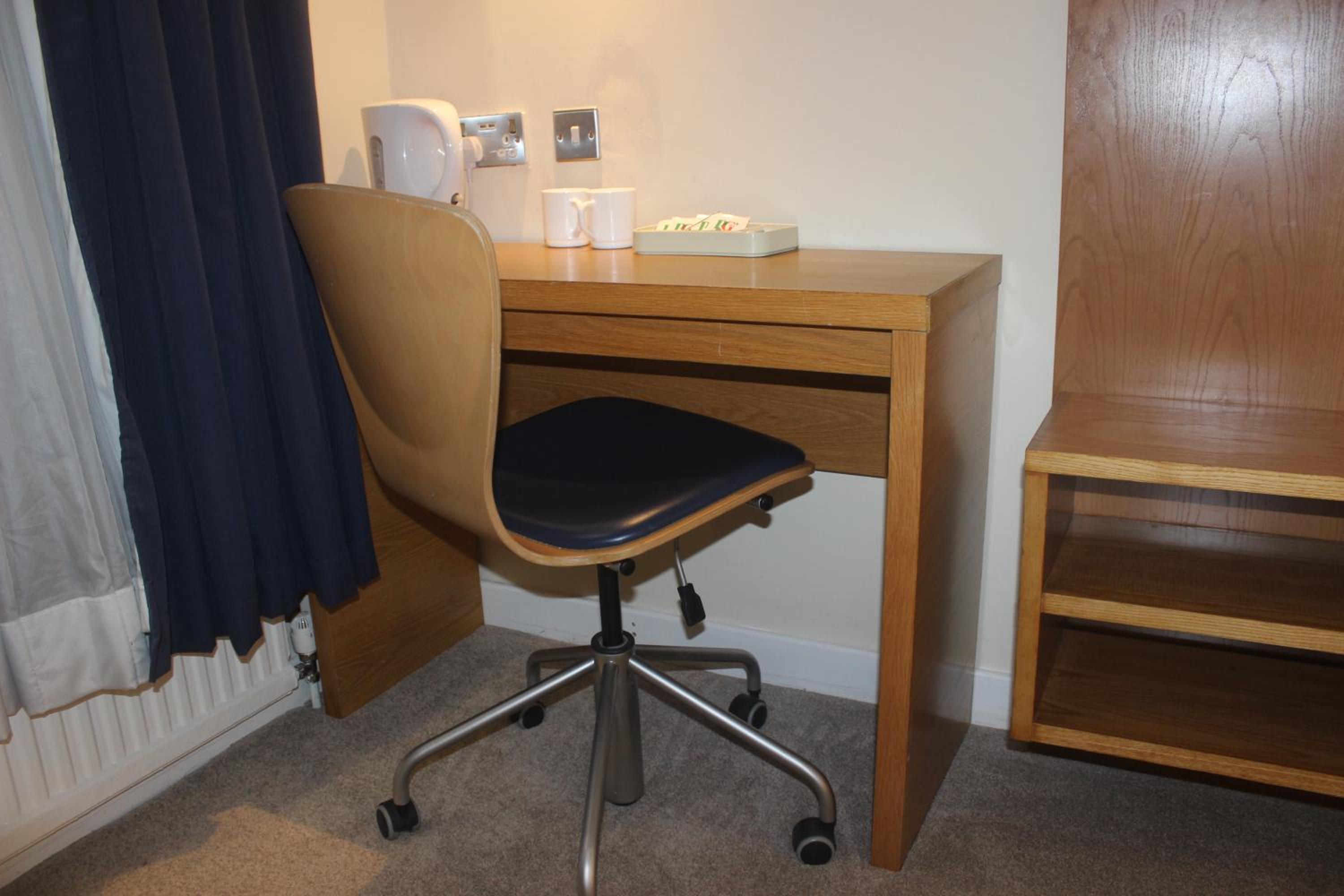Double Room with Private Bathroom - Photo 2