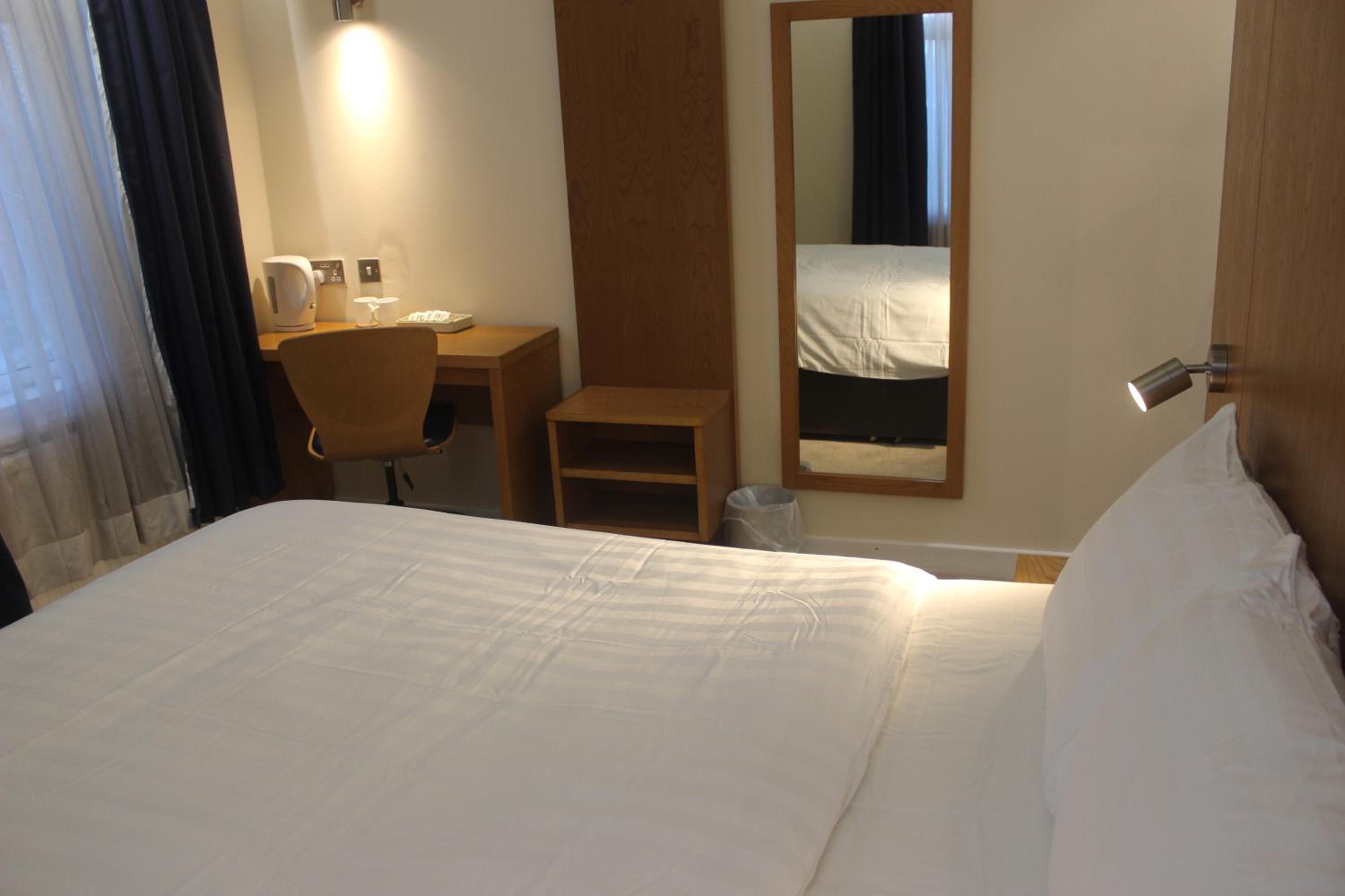 Double Room with Private Bathroom - Photo 20