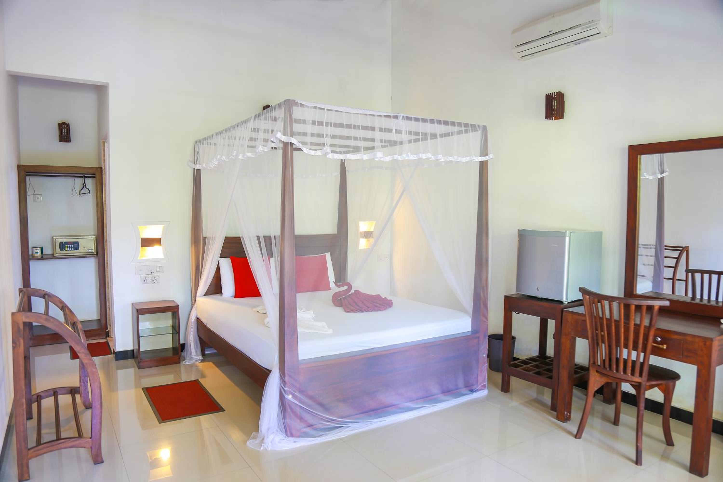 Deluxe Double Room with River View photo 2