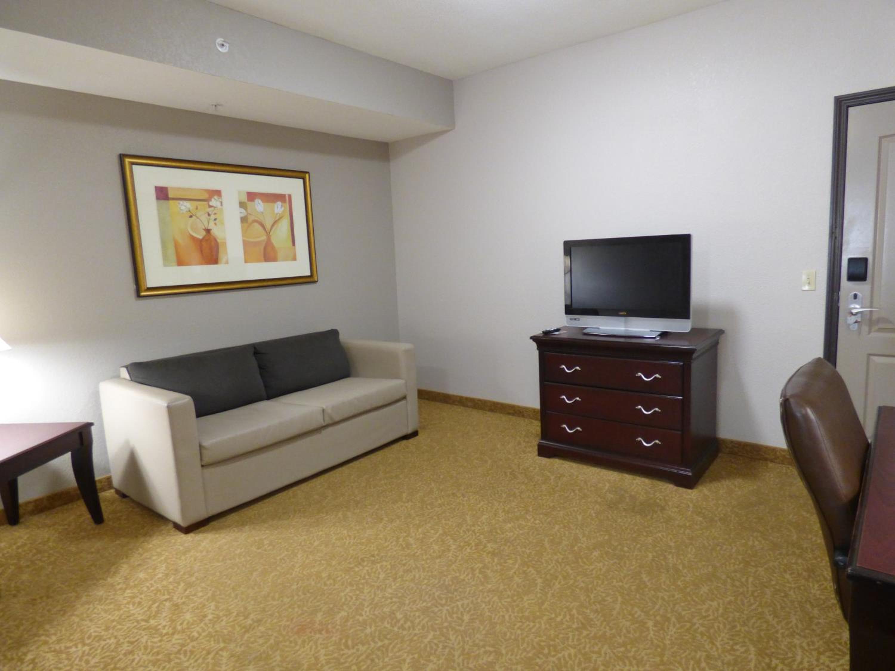 One-Bedroom Suite with Two Queen Beds - Non-Smoking - Photo 1