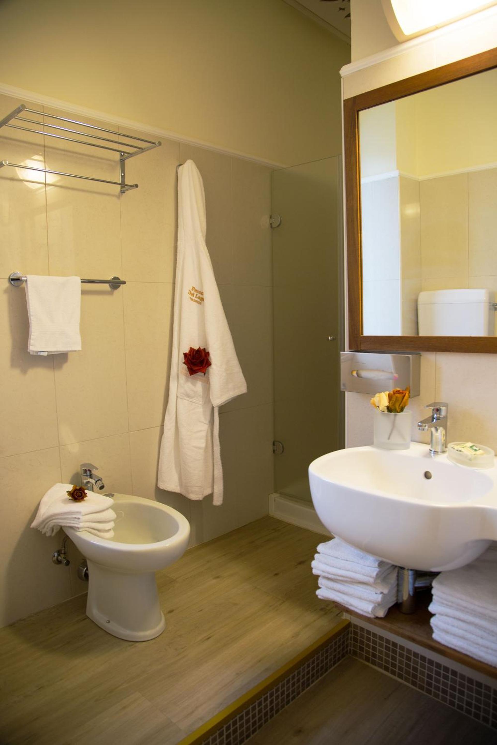 Double Room with Mountain View and Spa Access photo 3