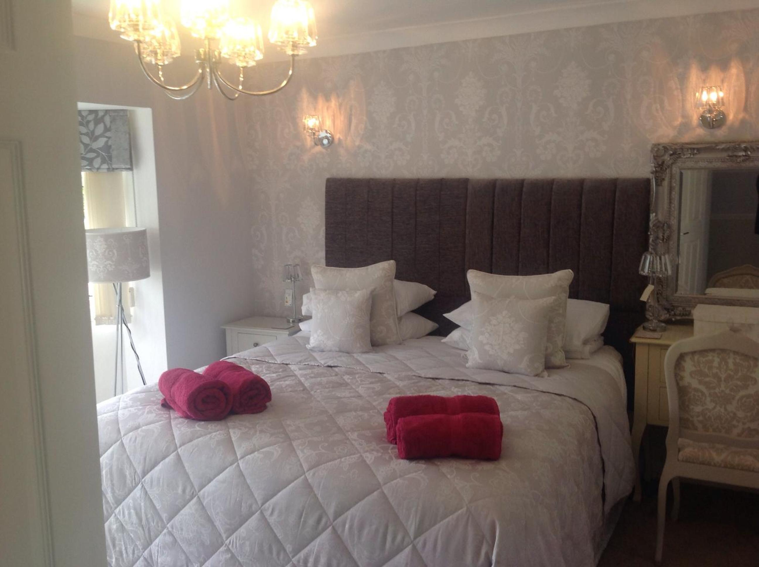 Deluxe King Room - Photo 30