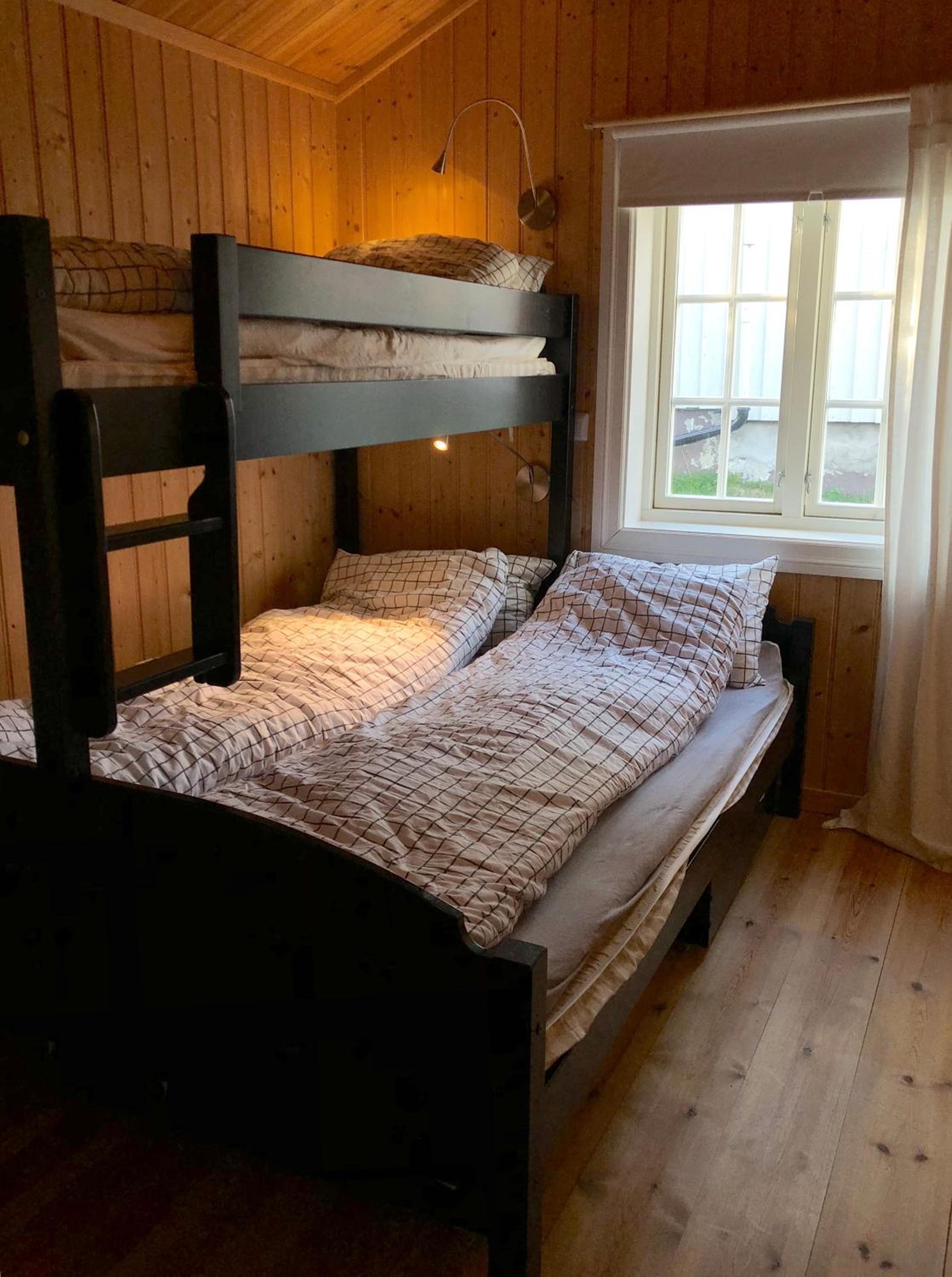 Two-Bedroom Holiday Home - Photo 10