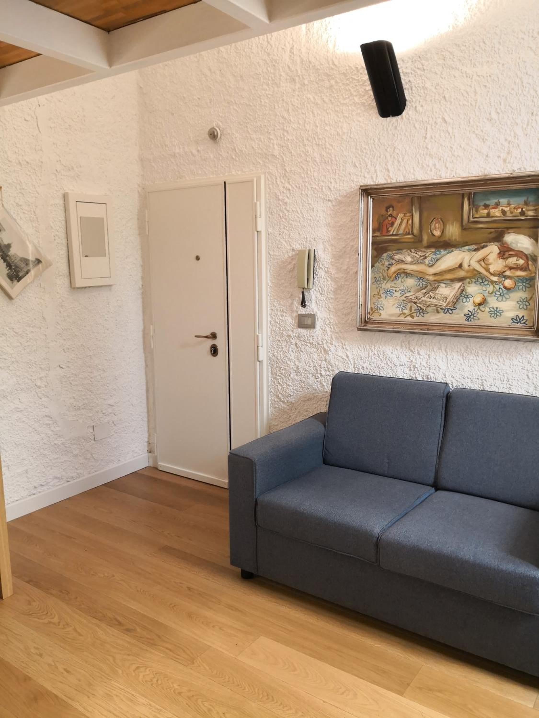 One-Bedroom Apartment - Photo 9