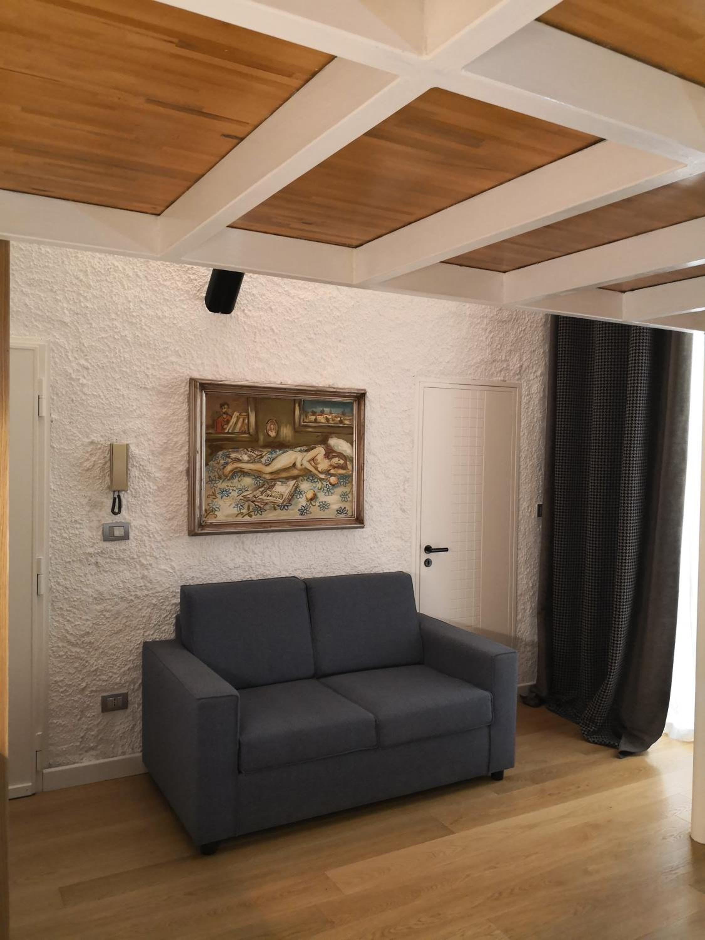 One-Bedroom Apartment - Photo 11