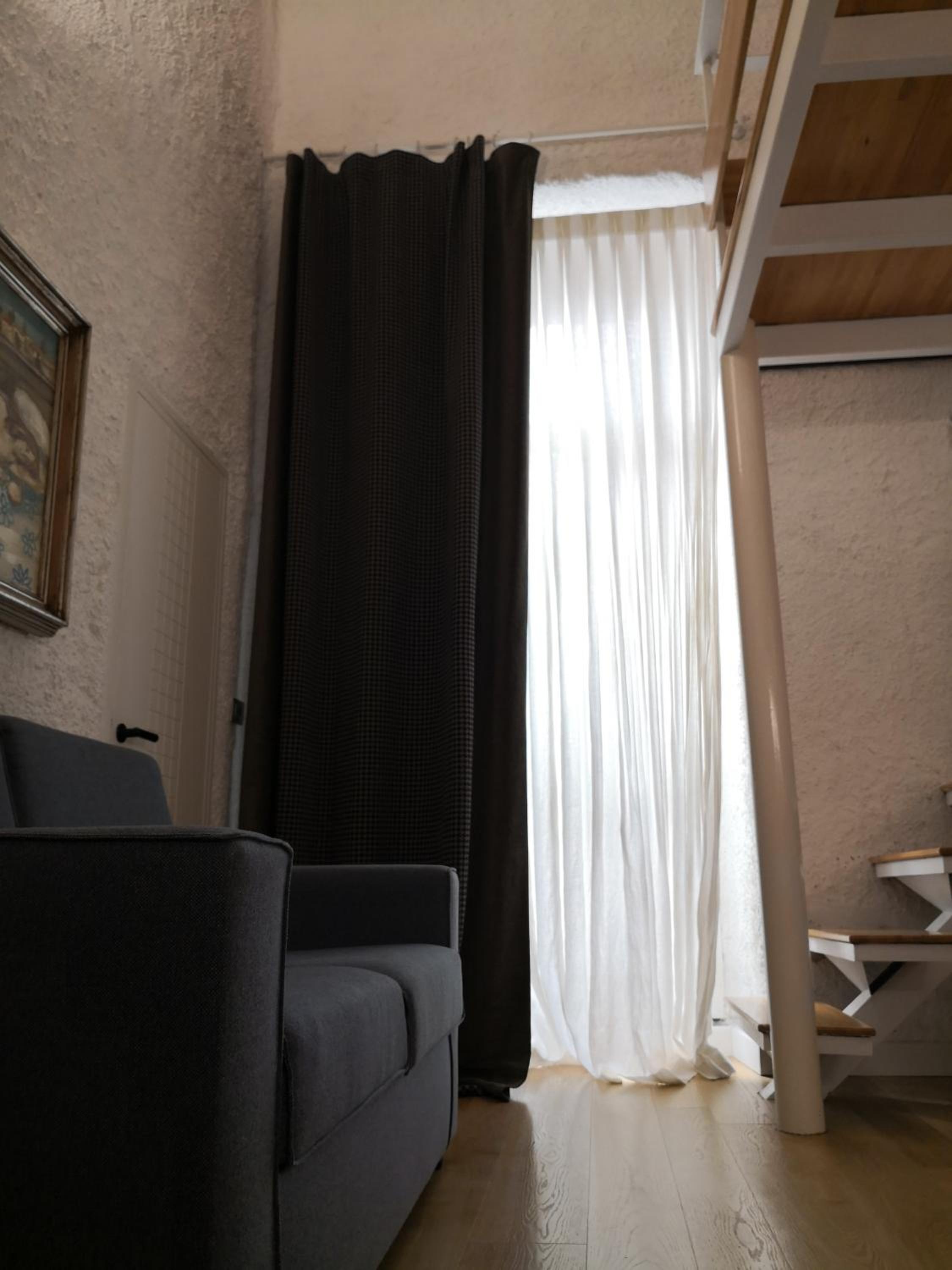 One-Bedroom Apartment - Photo 2